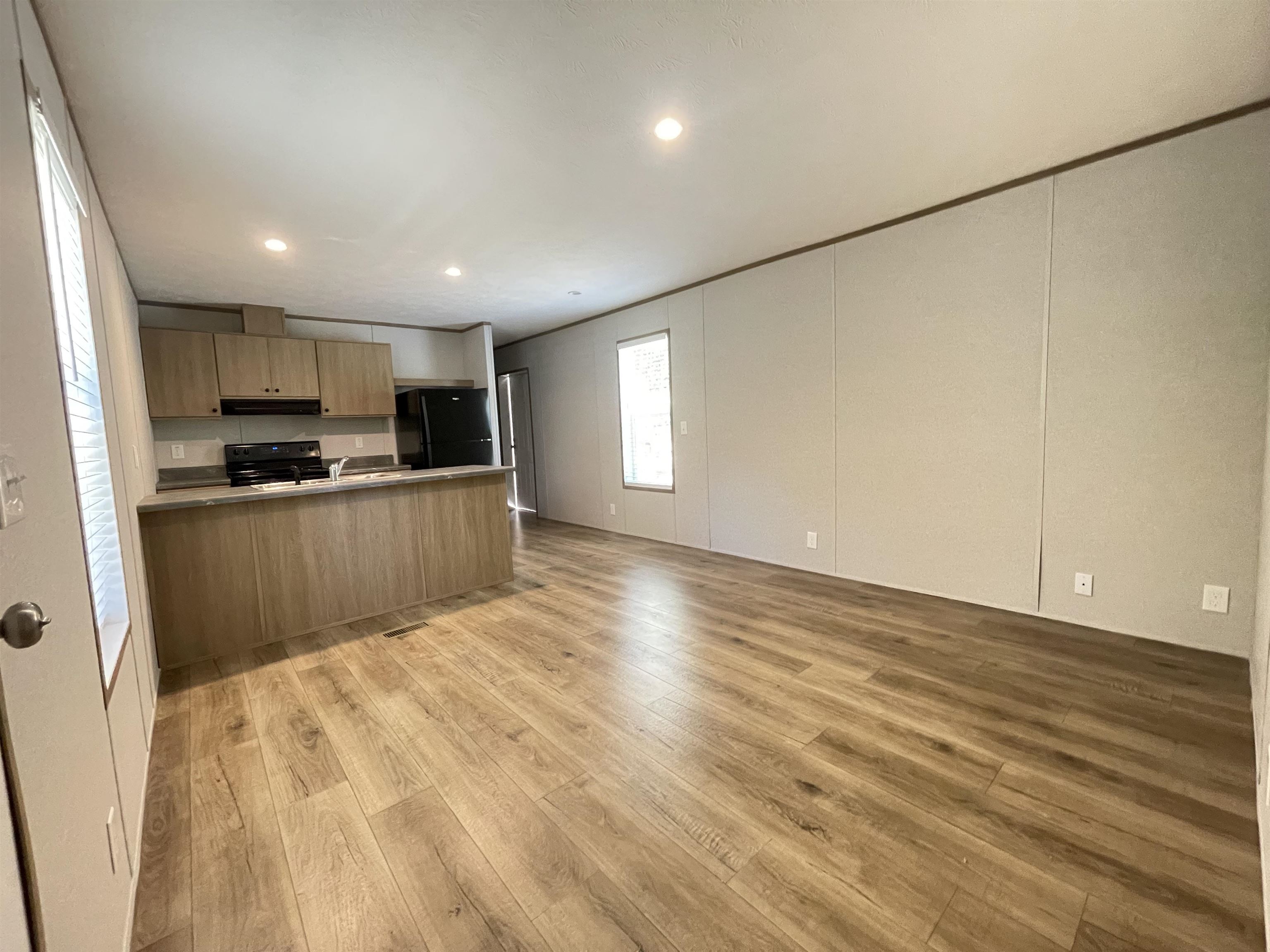 https://zimg.paragon.ice.com/ParagonImages/Property/PH/AABRKY/61386/4/0/0/2345cac13eaf67fada3bca761ddfdda7/0/d5352bc6ac10ba06e57e8d4ceccef7bb/61386-dc1395f1-55aa-4e93-b903-6f1917de170d.JPG