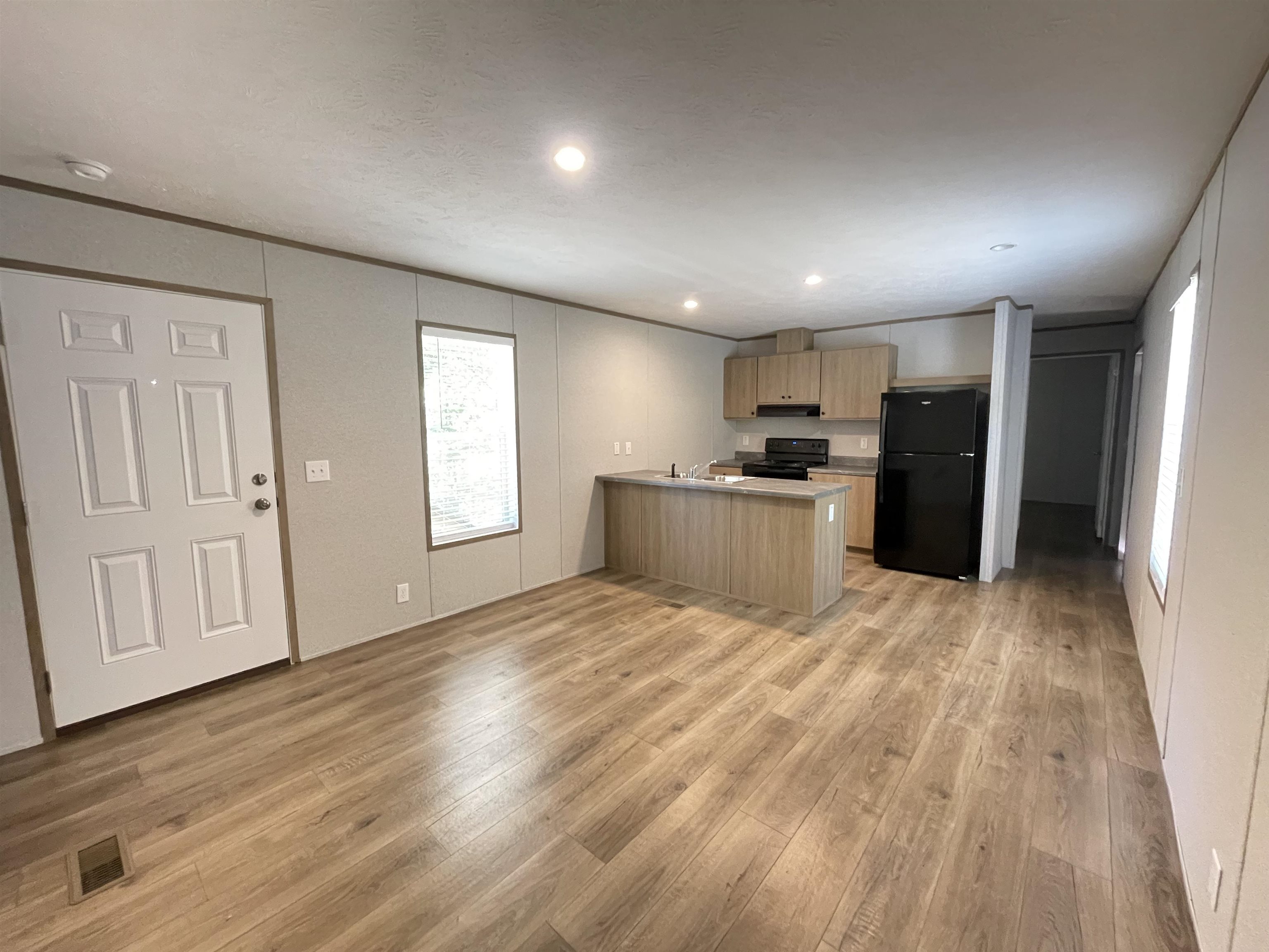 https://zimg.paragon.ice.com/ParagonImages/Property/PH/AABRKY/61386/5/0/0/09ead354512eaaec39efb7d4d11faac7/0/d5352bc6ac10ba06e57e8d4ceccef7bb/61386-6bb706a9-55db-4ab8-b650-02920953064b.JPG