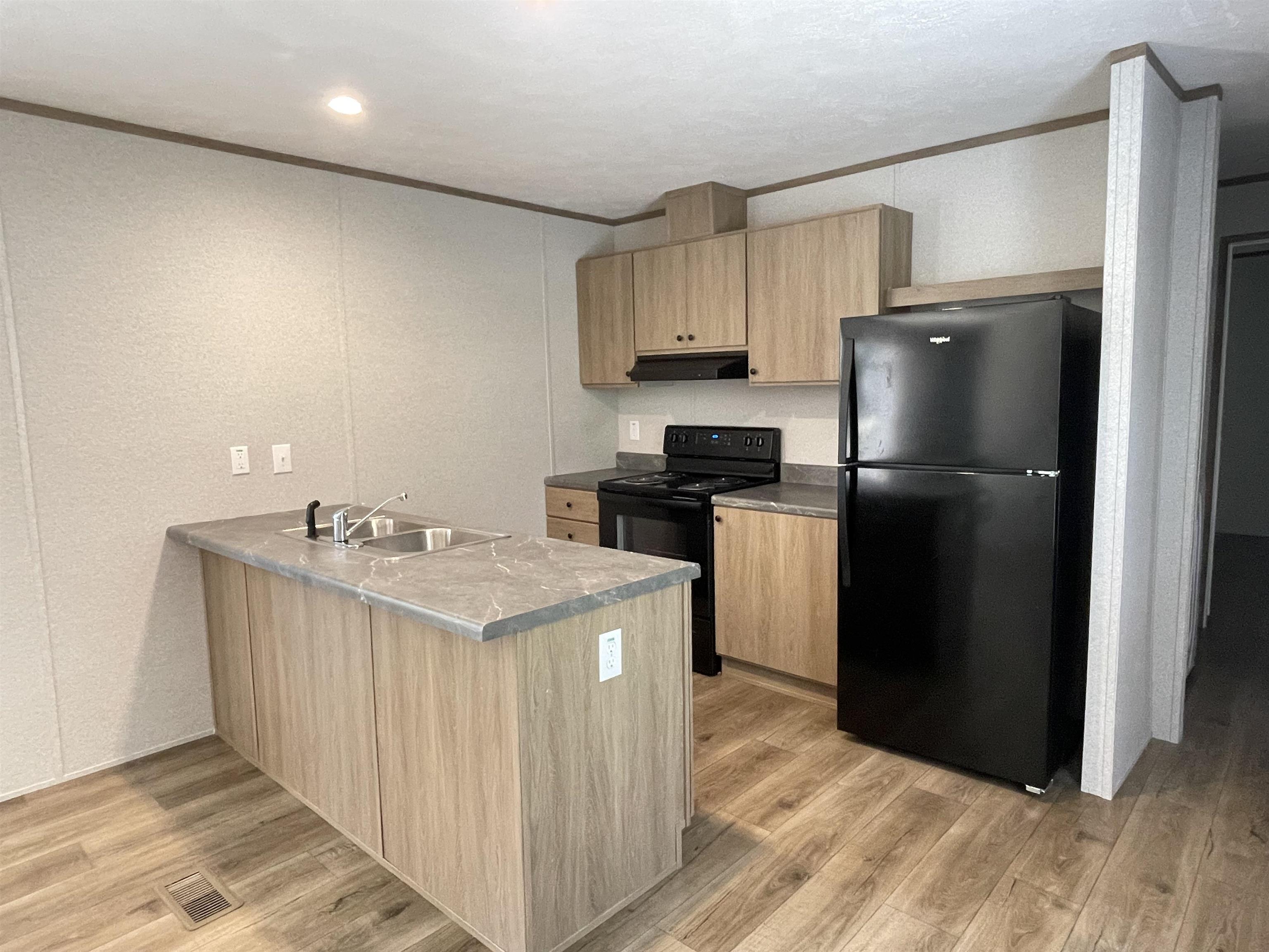 https://zimg.paragon.ice.com/ParagonImages/Property/PH/AABRKY/61386/7/0/0/0c730f349d910be480b289cc2e4e413e/0/d5352bc6ac10ba06e57e8d4ceccef7bb/61386-87aaf79a-0648-4702-a5e6-804c7801af7a.JPG
