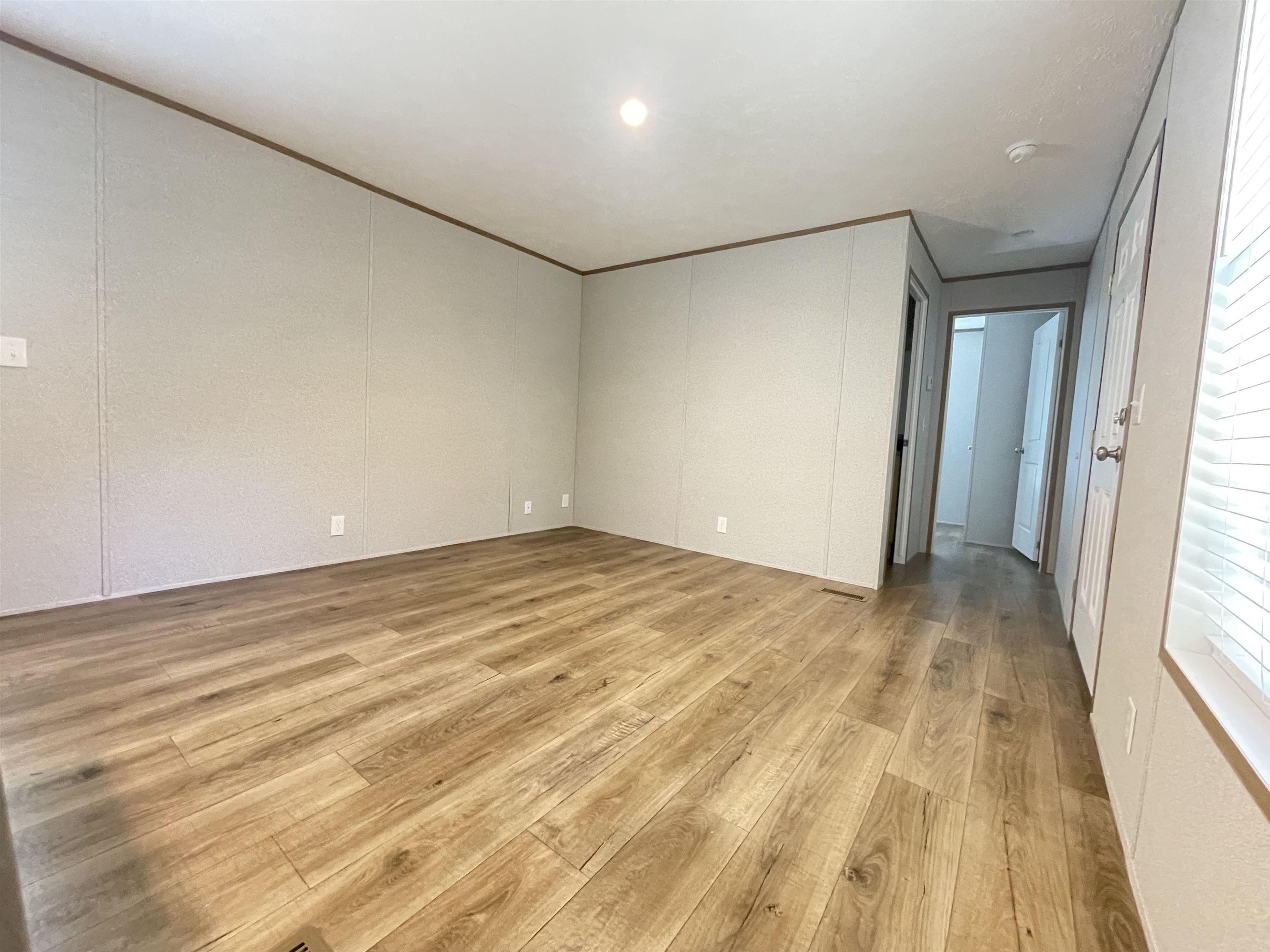 https://zimg.paragon.ice.com/ParagonImages/Property/PH/AABRKY/61386/8/0/0/3a8d17526ee1f5ae799b63bf2b4a28cf/0/d5352bc6ac10ba06e57e8d4ceccef7bb/61386-cbe00d97-0878-4d5b-83f4-37b3df9a4250.JPG