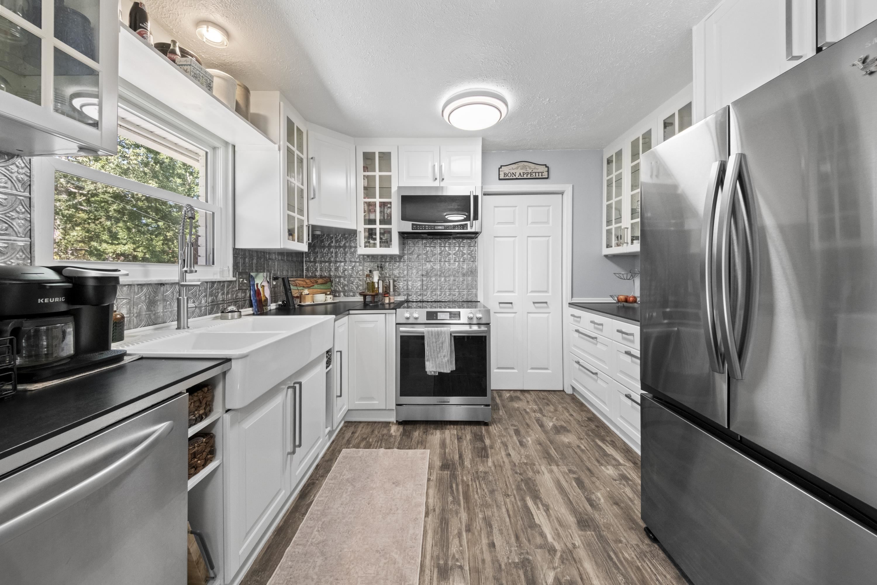 https://zimg.paragon.ice.com/ParagonImages/Property/PH/AABRKY/61387/12/0/0/4819193eeff87c9b59c0a8ace0a29773/0/7328f55520840896c50e6781a72dbc9f/61387-507c96a2-8ab1-4d1c-9b3d-0fcc37e947ba.JPG