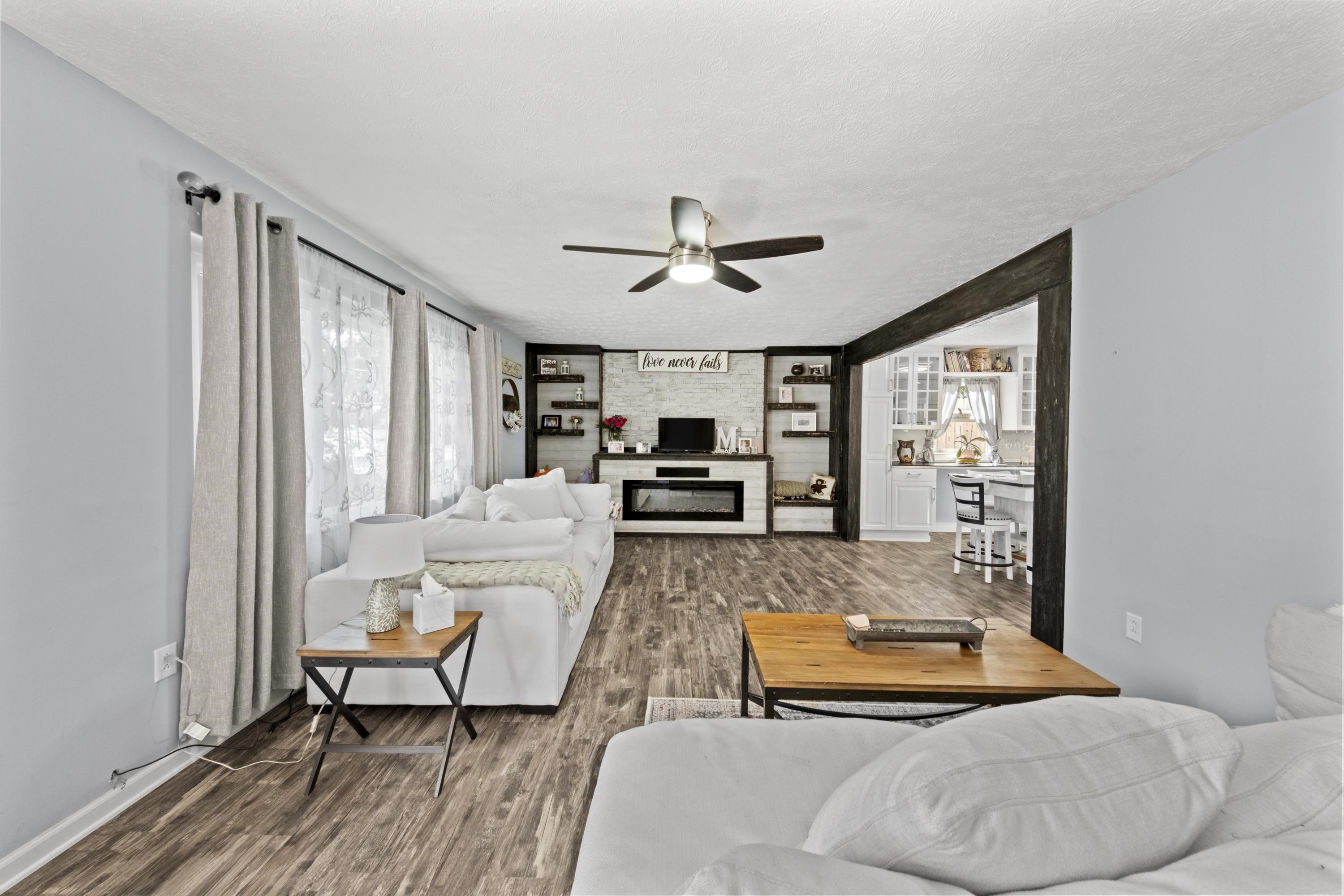 https://zimg.paragon.ice.com/ParagonImages/Property/PH/AABRKY/61387/6/0/0/a6db56ad3dd81277dc260190550cefba/0/7328f55520840896c50e6781a72dbc9f/61387-db4cc176-f81d-4abc-a8cf-1bb923d1e4e5.JPG