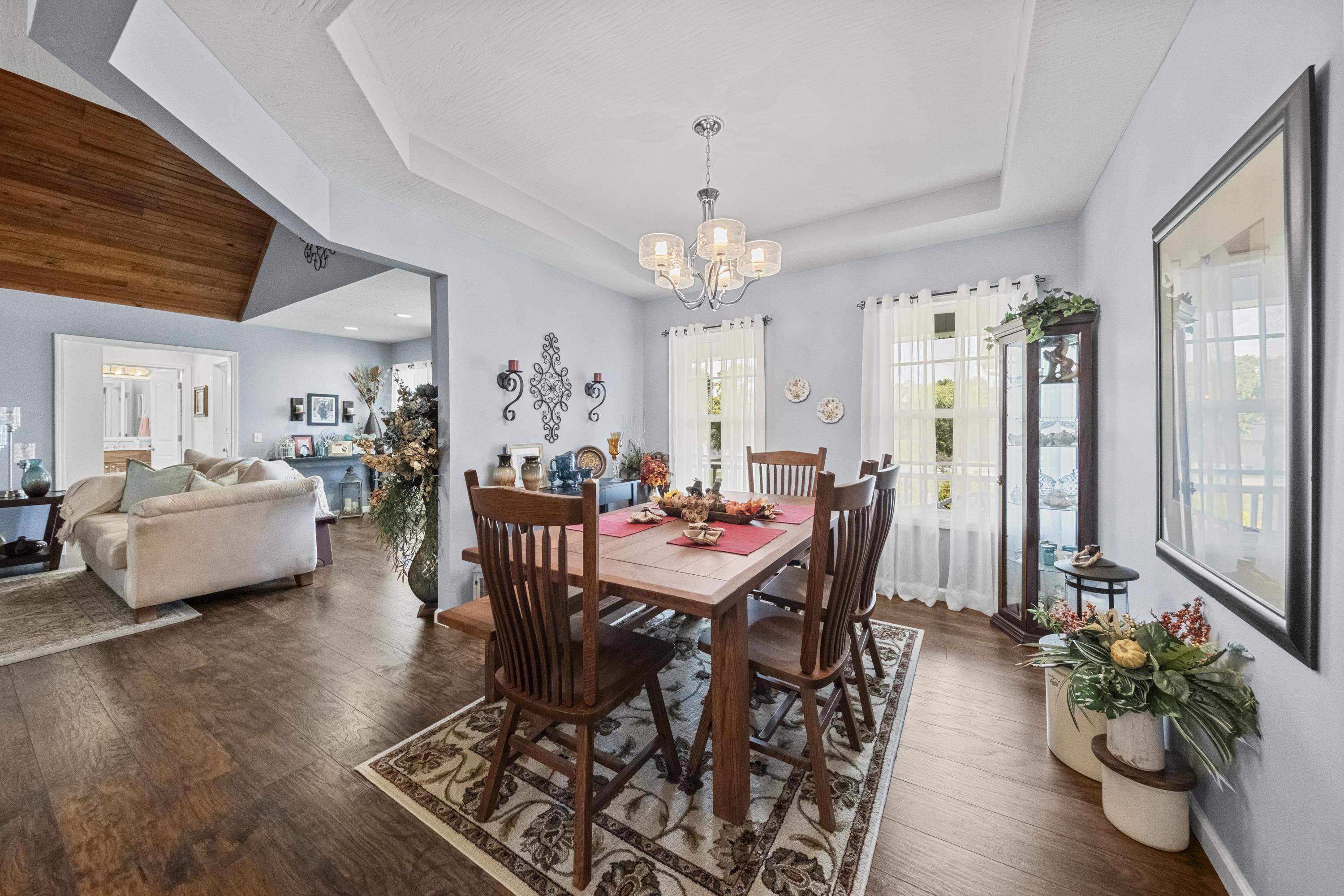 https://zimg.paragon.ice.com/ParagonImages/Property/PH/AABRKY/61390/12/0/0/3c13e2c404eac27b044aad31780282f5/0/549cb30a1b6a5c87a8246e21f7170dfa/61390-ee82c530-5ebc-41c5-a4dc-525f20695ee1.JPG