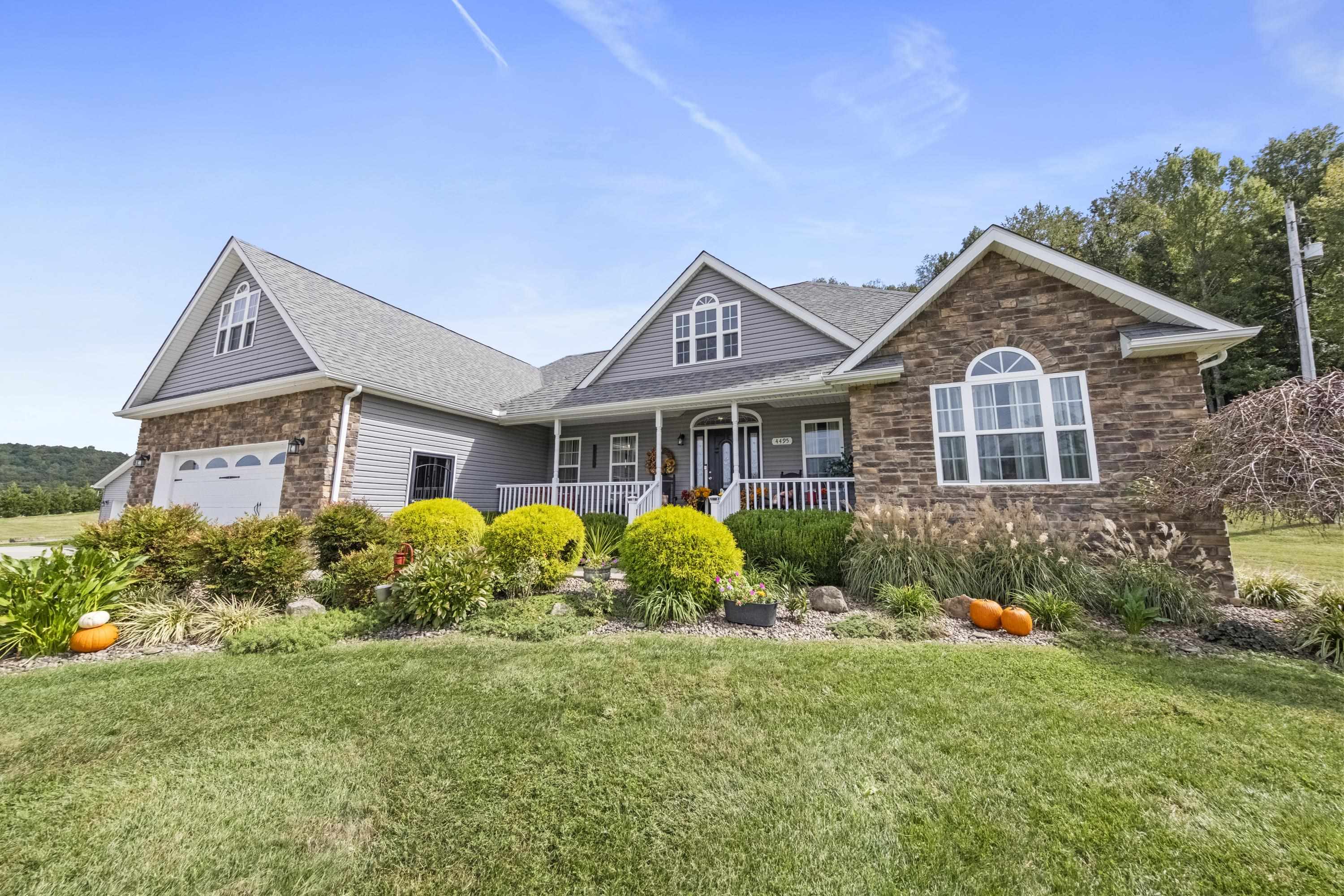 https://zimg.paragon.ice.com/ParagonImages/Property/PH/AABRKY/61390/4/0/0/4b6d34cfd535daaa47217ae1b5018a98/0/549cb30a1b6a5c87a8246e21f7170dfa/61390-e0584305-b448-4890-b084-61a15010b1b3.JPG