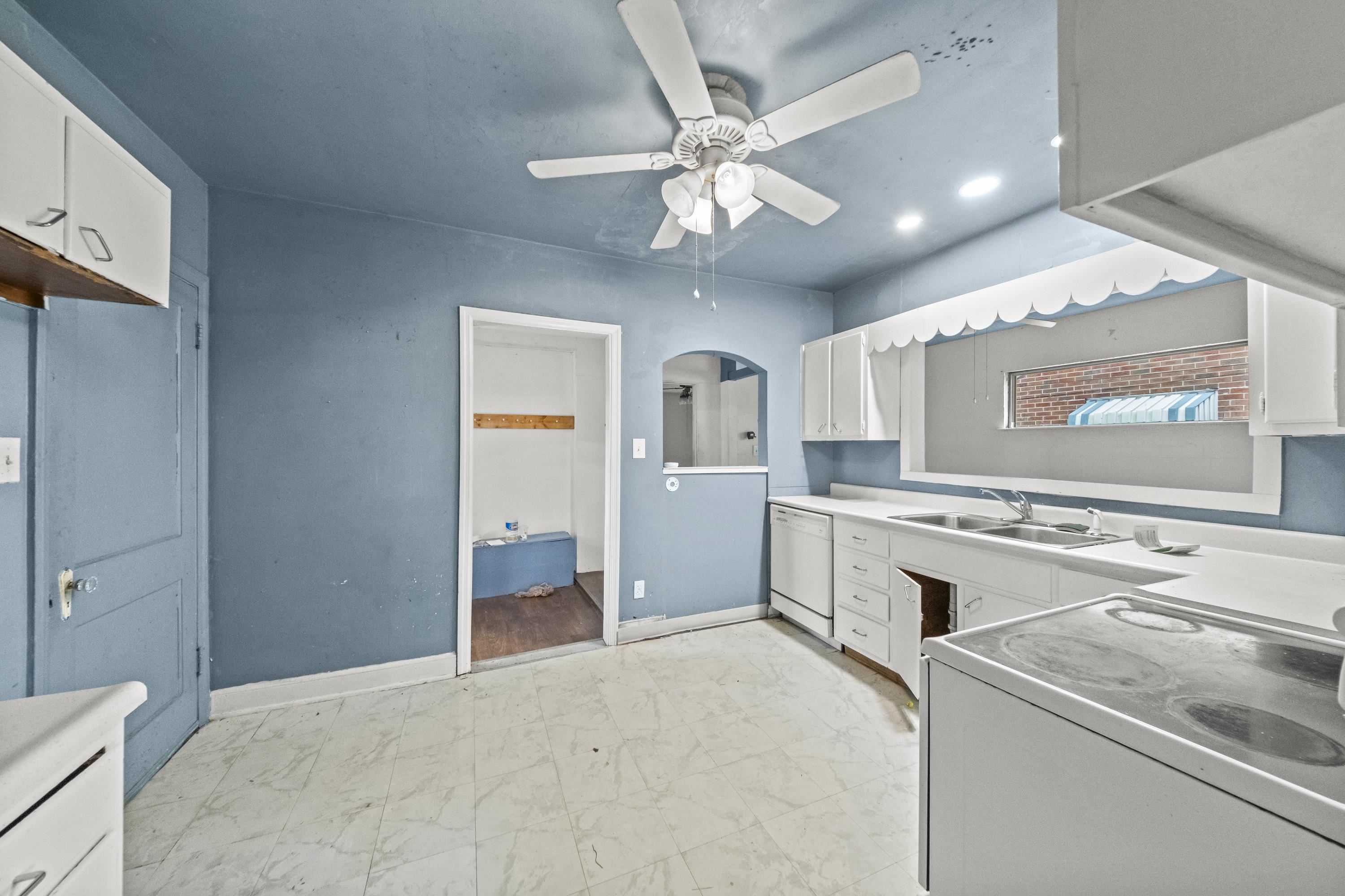 https://zimg.paragon.ice.com/ParagonImages/Property/PH/AABRKY/61417/11/0/0/f2ca1cd5a01bed7377716f1004fca572/0/846d2aba4a1c83572ae236080e6079d3/61417-43b5c15b-94b4-4076-a463-db50fd4b1a5a.JPG