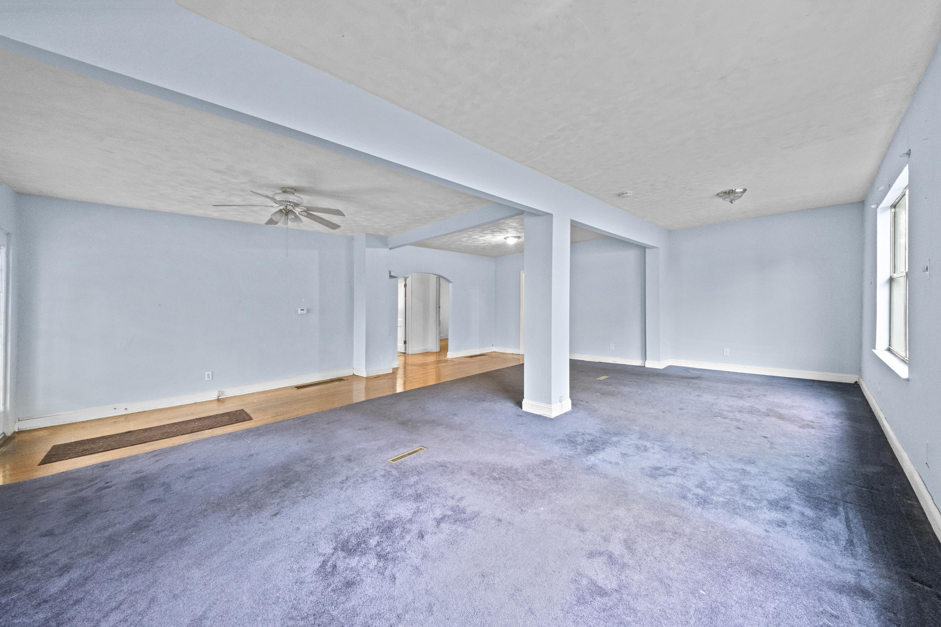 https://zimg.paragon.ice.com/ParagonImages/Property/PH/AABRKY/61417/3/0/0/d594c9e73dc3e5e0d9427a8a81f71522/0/846d2aba4a1c83572ae236080e6079d3/61417-2500cb00-9d0b-42e2-b725-15cecf698616.JPG