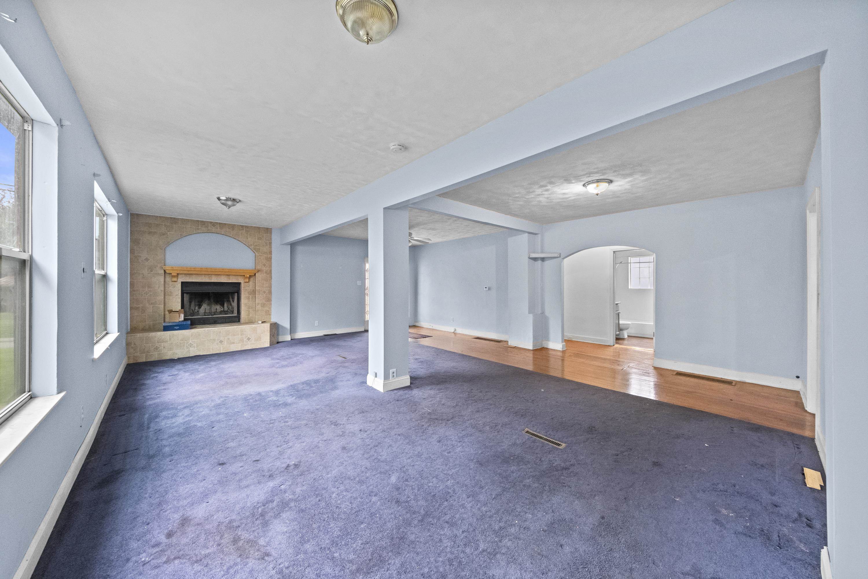 https://zimg.paragon.ice.com/ParagonImages/Property/PH/AABRKY/61417/4/0/0/762b7afec22630391ea2a5bc822c957c/0/846d2aba4a1c83572ae236080e6079d3/61417-e98be929-b46c-4772-a0bc-353c0cfd06f0.JPG