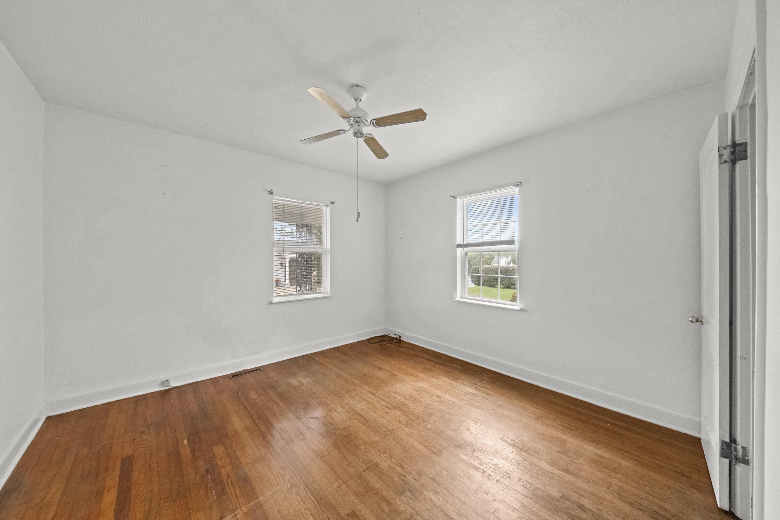 https://zimg.paragon.ice.com/ParagonImages/Property/PH/AABRKY/61417/5/0/0/f655b54b3344d2f6657d53803ea030ce/0/846d2aba4a1c83572ae236080e6079d3/61417-0c073104-91e8-4cb2-8d07-2652f501899a.JPG