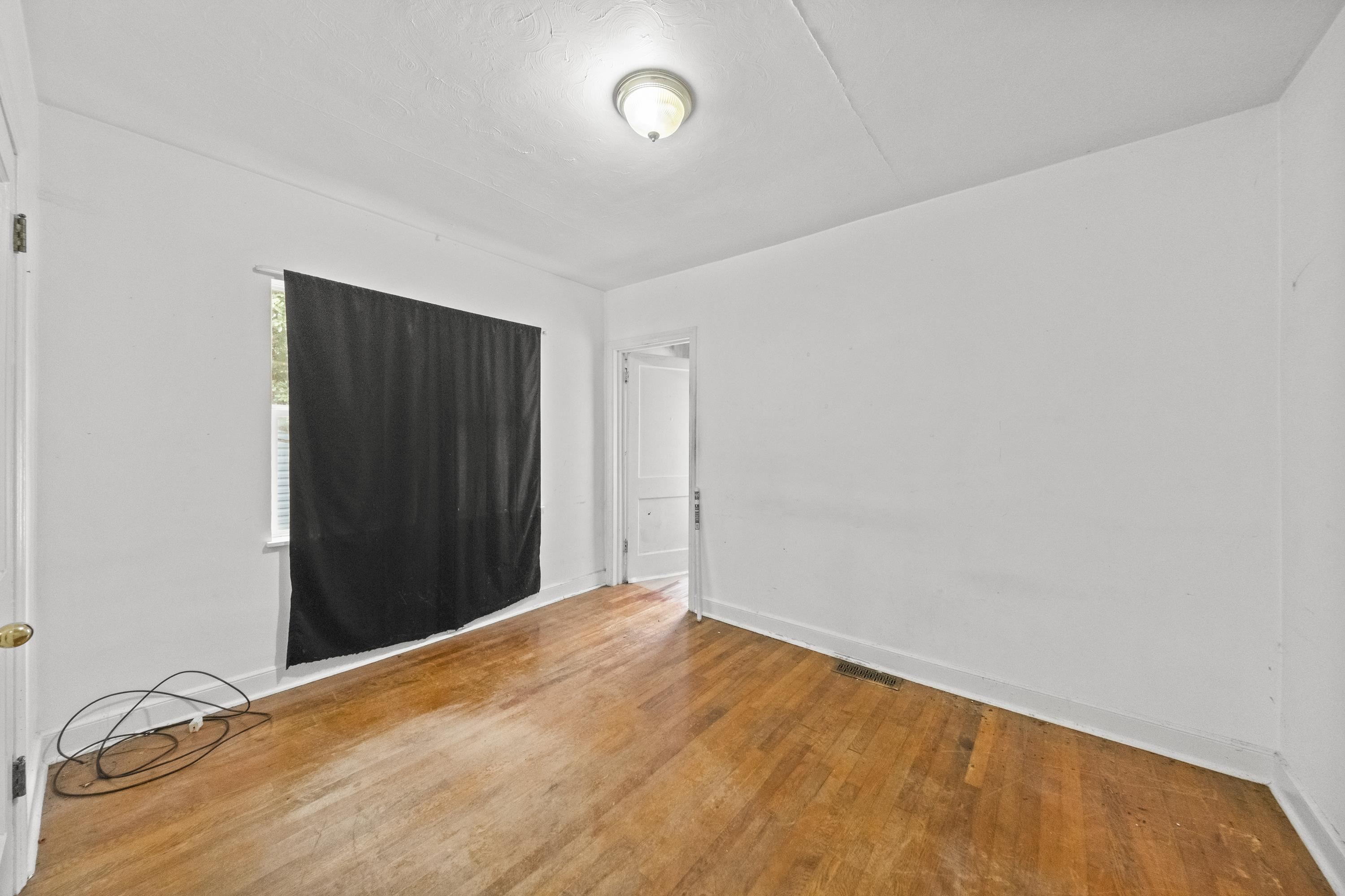 https://zimg.paragon.ice.com/ParagonImages/Property/PH/AABRKY/61417/9/0/0/76412bf4b93d187f193f5a66cc0dad17/0/846d2aba4a1c83572ae236080e6079d3/61417-76c21ea4-8270-4b4b-8680-ee2fd5083a96.JPG