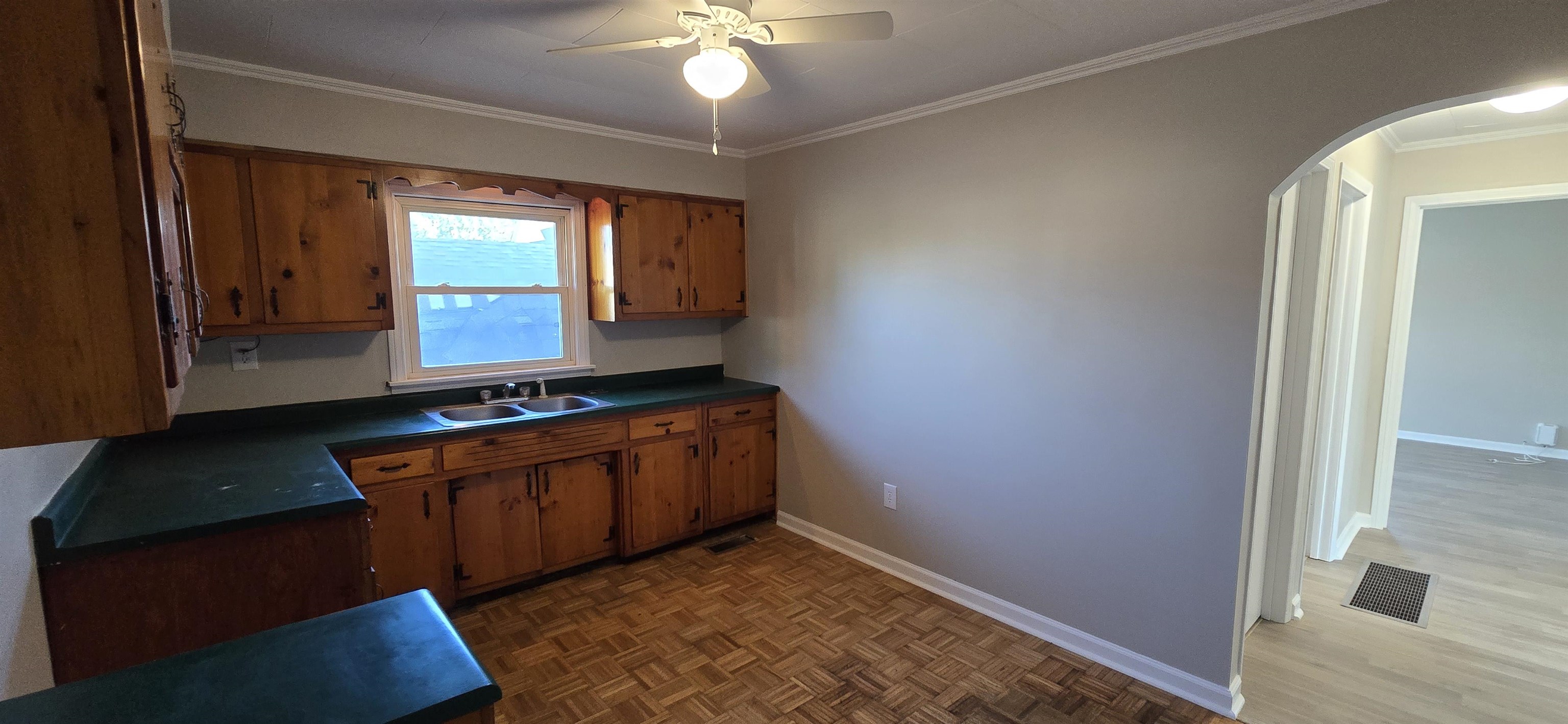 https://zimg.paragon.ice.com/ParagonImages/Property/PH/AABRKY/61419/6/0/0/a916130687a1a4bdf6dfbdb401bab9b2/0/e976346c32fb3ad8ec7f76590175cca7/61419-a70b28eb-ae04-4fa7-98a2-d2afa21f46be.JPG