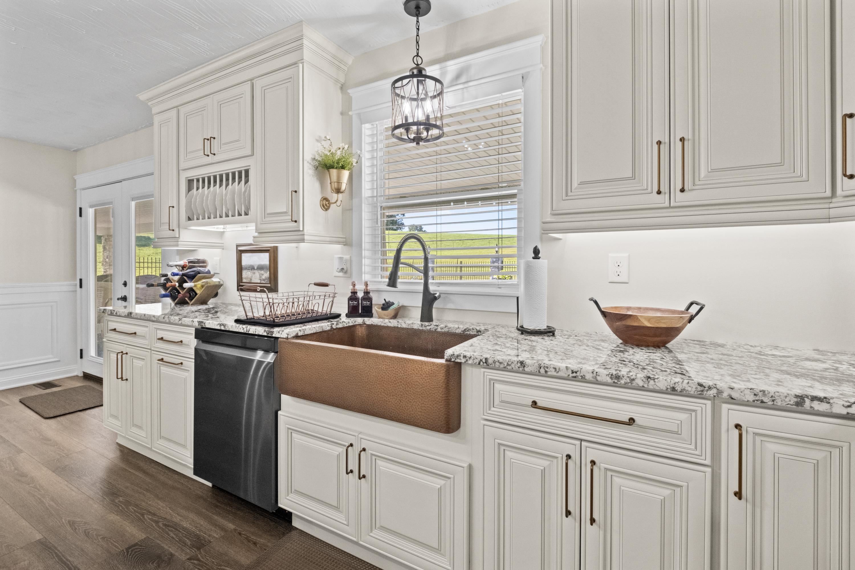 https://zimg.paragon.ice.com/ParagonImages/Property/PH/AABRKY/61420/13/0/0/16370672139b63c2b6ef24e227d4aa06/0/6e16c00d71c41621d765fb35df3e6b3d/61420-434f6429-08bf-4b1f-8c94-ea19f4e70d84.JPG
