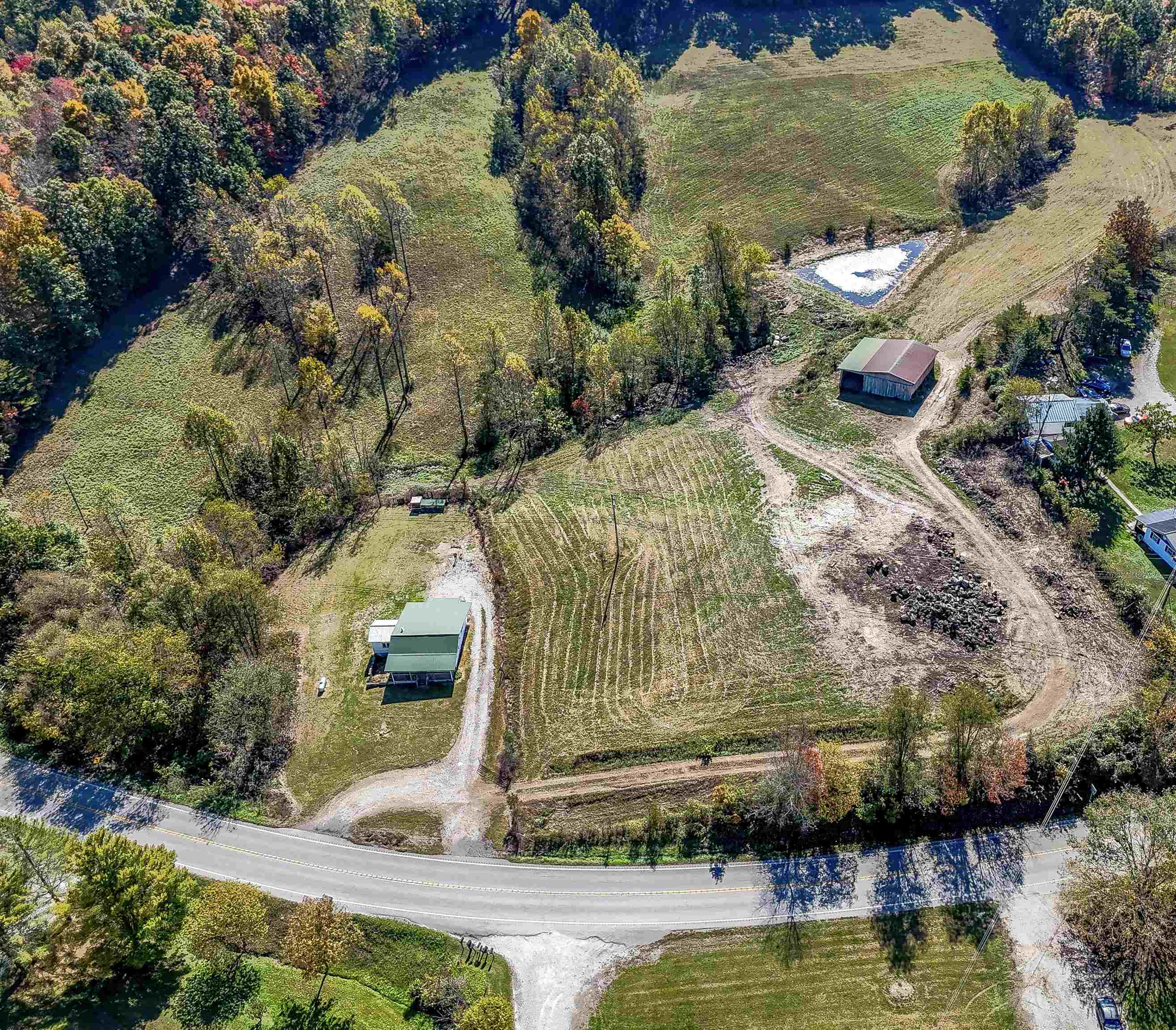 https://zimg.paragon.ice.com/ParagonImages/Property/PH/AABRKY/61422/3/0/0/f977c226e50cfd94a82621daf7adddcc/0/bad06350415ba00dd9b8d3fe84a9fa1a/61422-9e888ff8-7587-4cbe-ab80-b5a1deacbd4d.JPG