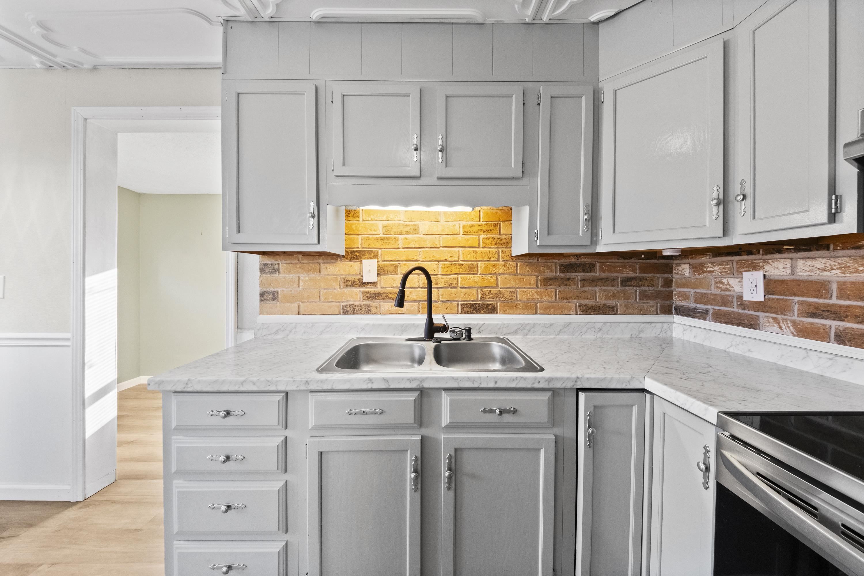 https://zimg.paragon.ice.com/ParagonImages/Property/PH/AABRKY/61423/13/0/0/06aa67884b931f3f5171dc333e22aabc/0/ee2e51e40df5b4805c666f1081bf55de/61423-7a84347a-556a-4388-97c8-73980a774340.JPG