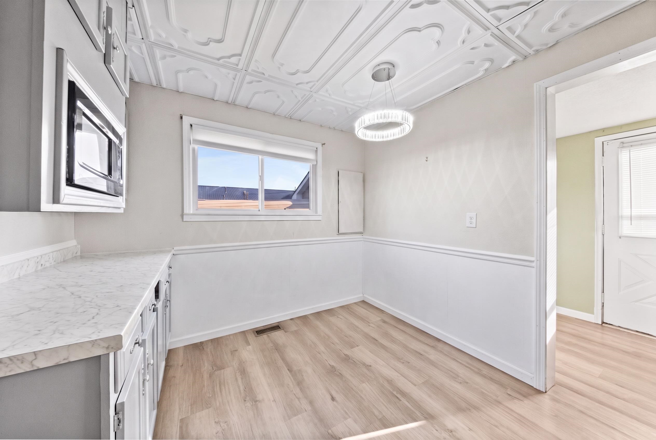 https://zimg.paragon.ice.com/ParagonImages/Property/PH/AABRKY/61423/6/0/0/213e91f233b9d5d16c0ee0cdfebc55f7/0/ee2e51e40df5b4805c666f1081bf55de/61423-b69ac213-b605-4a6a-b64f-1d798096e15f.JPG