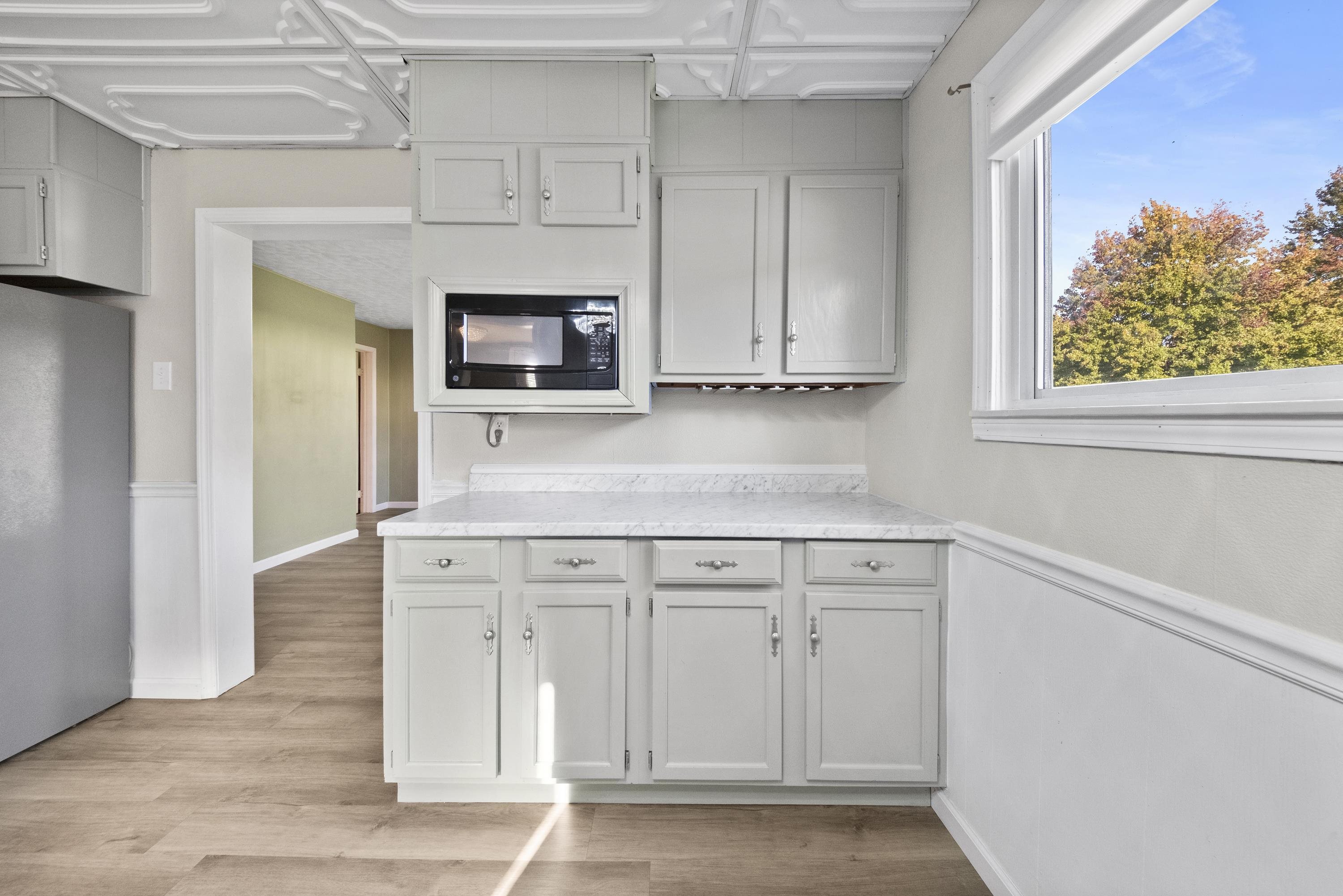 https://zimg.paragon.ice.com/ParagonImages/Property/PH/AABRKY/61423/8/0/0/312e0ac2e41fae1d809a50a567dc97e7/0/ee2e51e40df5b4805c666f1081bf55de/61423-70d26f9e-a875-45e5-996c-f23878978570.JPG