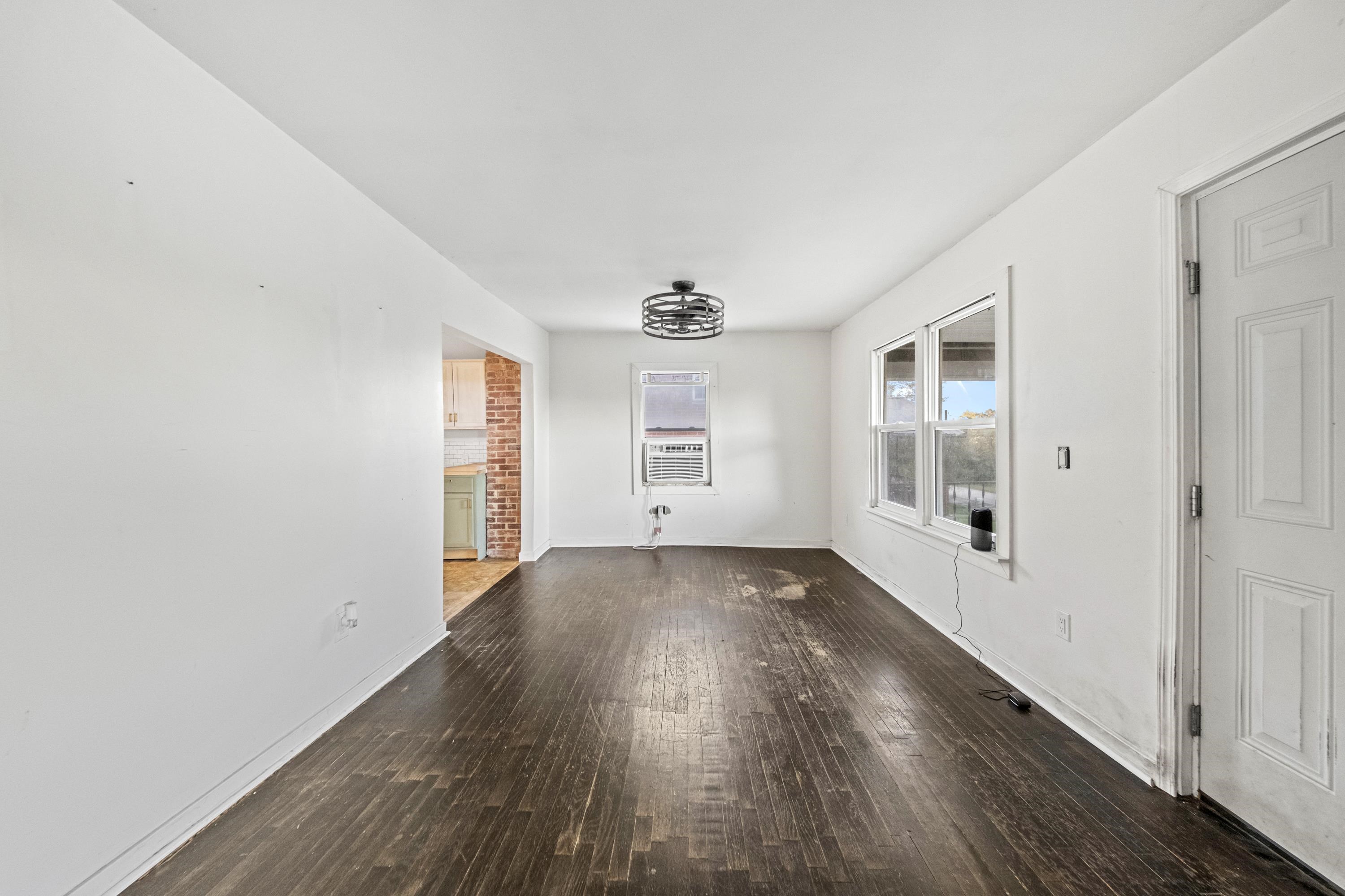 https://zimg.paragon.ice.com/ParagonImages/Property/PH/AABRKY/61429/5/0/0/f75aeeebebf4ebdfe1435ecd17508606/0/beca500dc61d58091516fedfea45db69/61429-a17e0bfe-ac2c-4106-9b06-526212f89019.JPG
