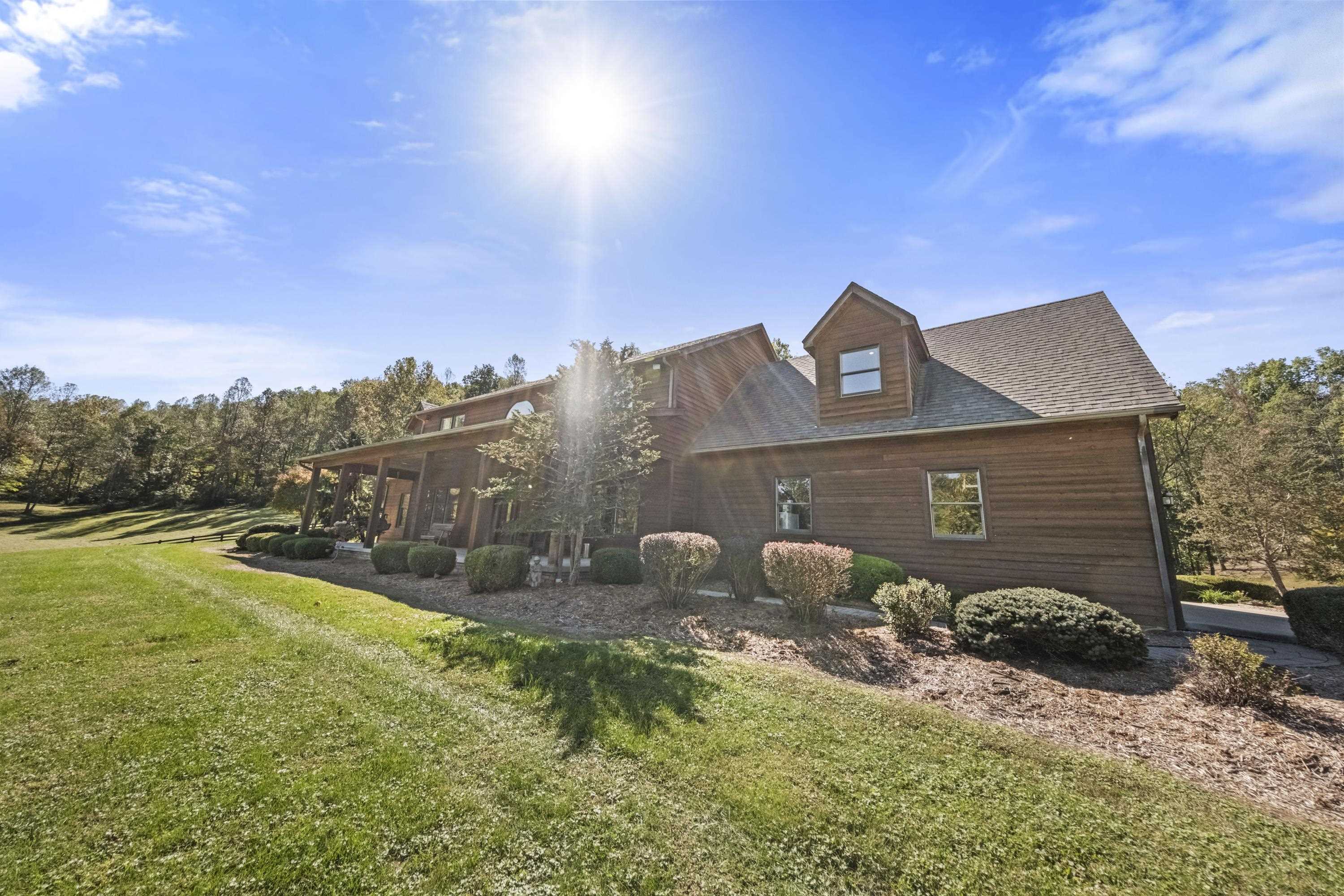 https://zimg.paragon.ice.com/ParagonImages/Property/PH/AABRKY/61434/12/0/0/a5759ee34a5e83a7d30c5bf6e727f051/0/90e613268a2b2803e653d0d7aeed6bd6/61434-6830033f-1e01-45cb-aaf6-cbb4fb5c71f7.JPG