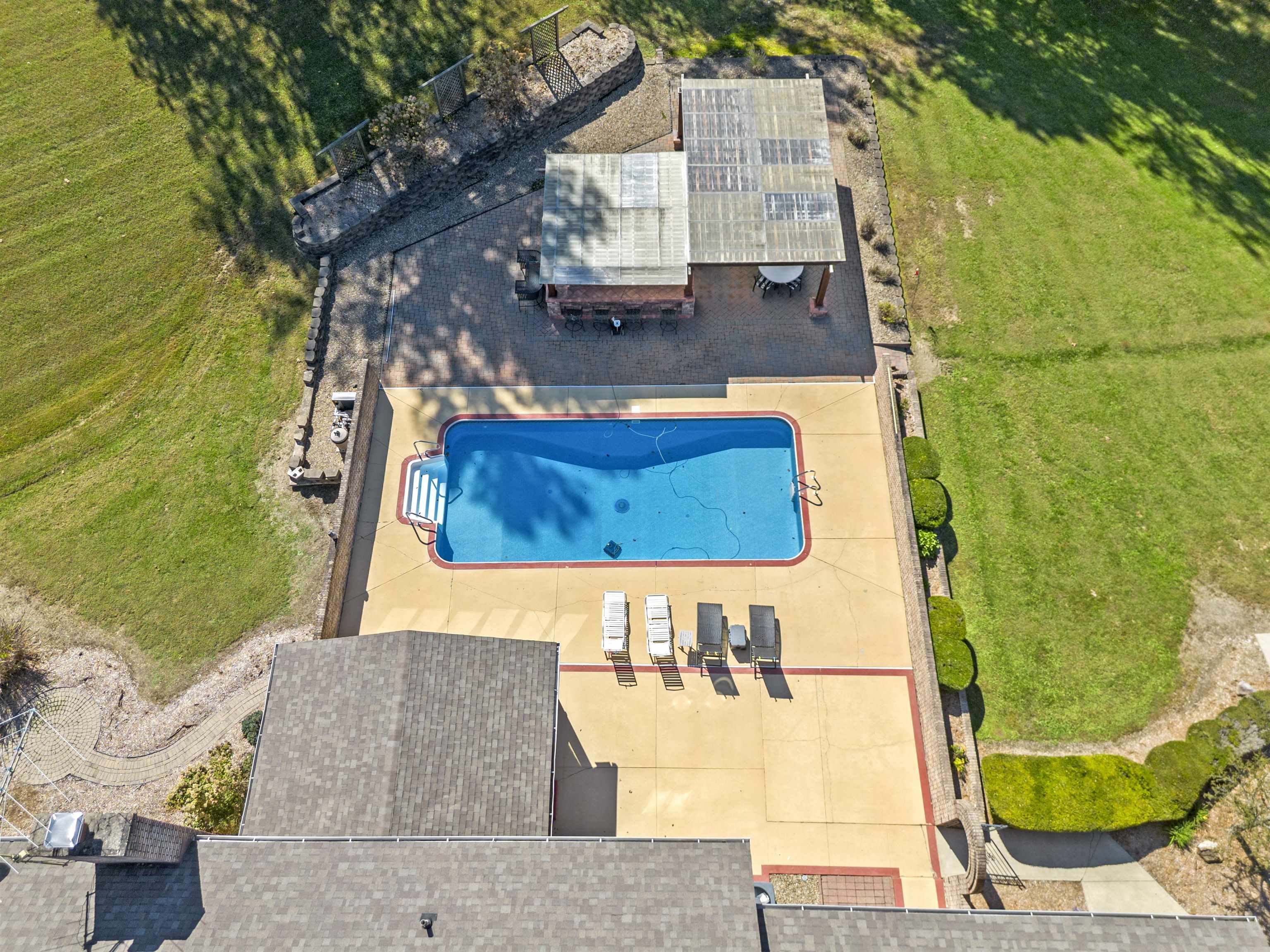 https://zimg.paragon.ice.com/ParagonImages/Property/PH/AABRKY/61434/3/0/0/a3836b6cafa73c9867bc4558c70f66e0/0/90e613268a2b2803e653d0d7aeed6bd6/61434-67ebdb61-e2d3-401b-a319-fb7899d136f6.JPG