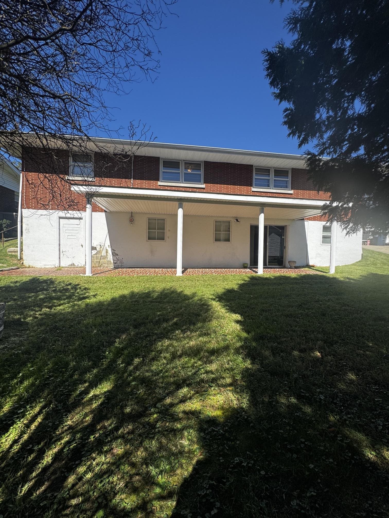 https://zimg.paragon.ice.com/ParagonImages/Property/PH/AABRKY/61435/2/0/0/68b030aab42874a1d4c551f8ed9b87d4/0/8ff11d3f35ddccff2717d5584e178214/61435-cd4806e5-e47a-4b1b-b772-84ebf9d19cac.JPG