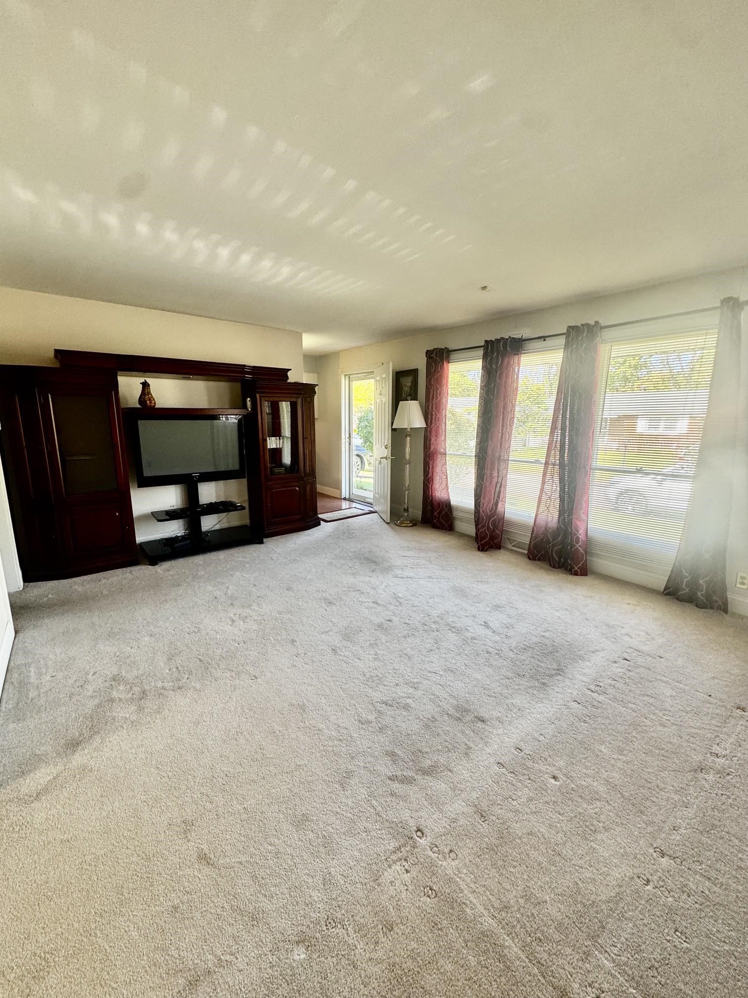 https://zimg.paragon.ice.com/ParagonImages/Property/PH/AABRKY/61435/3/0/0/897f9aefa799b192937e806a8ae45683/0/8ff11d3f35ddccff2717d5584e178214/61435-73677996-90b0-4bee-9711-afa49740aaab.JPG