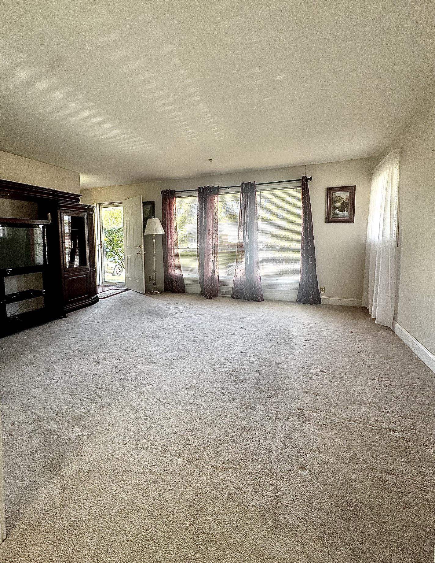 https://zimg.paragon.ice.com/ParagonImages/Property/PH/AABRKY/61435/4/0/0/4bbb5fbd4842ea308723b7b3a7f451dc/0/8ff11d3f35ddccff2717d5584e178214/61435-58683939-9728-493a-8465-27dd6c4376b0.JPG