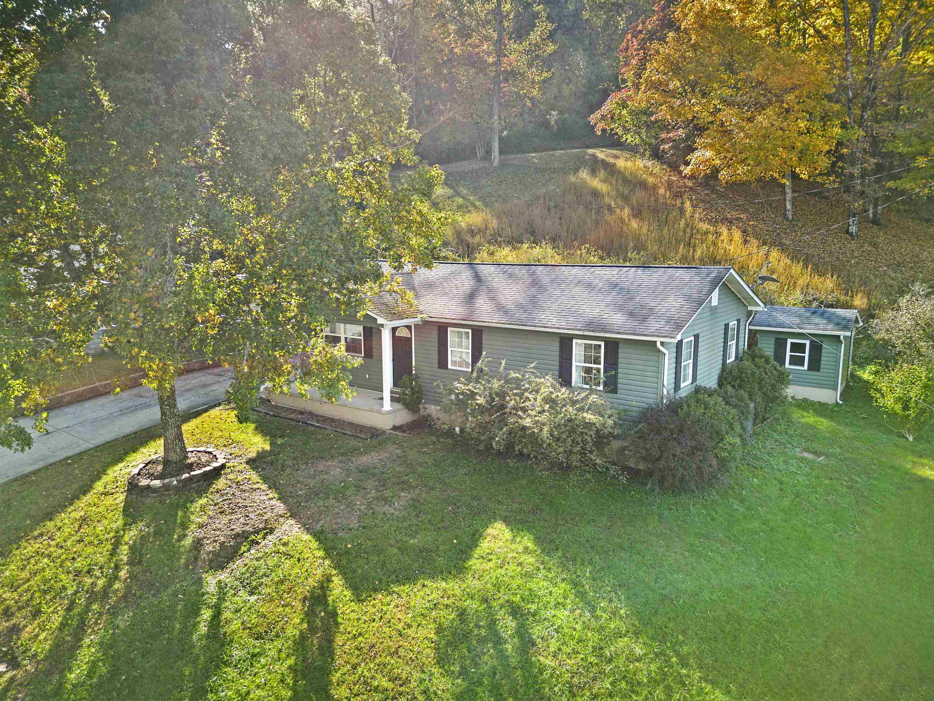 https://zimg.paragon.ice.com/ParagonImages/Property/PH/AABRKY/61436/3/0/0/471e275220d93c2d0294fbd025f3fff5/0/3043b873582949d7bd180325d0fcc664/61436-85c812e2-4e3c-4ba1-9e4f-7e055d68380b.JPG