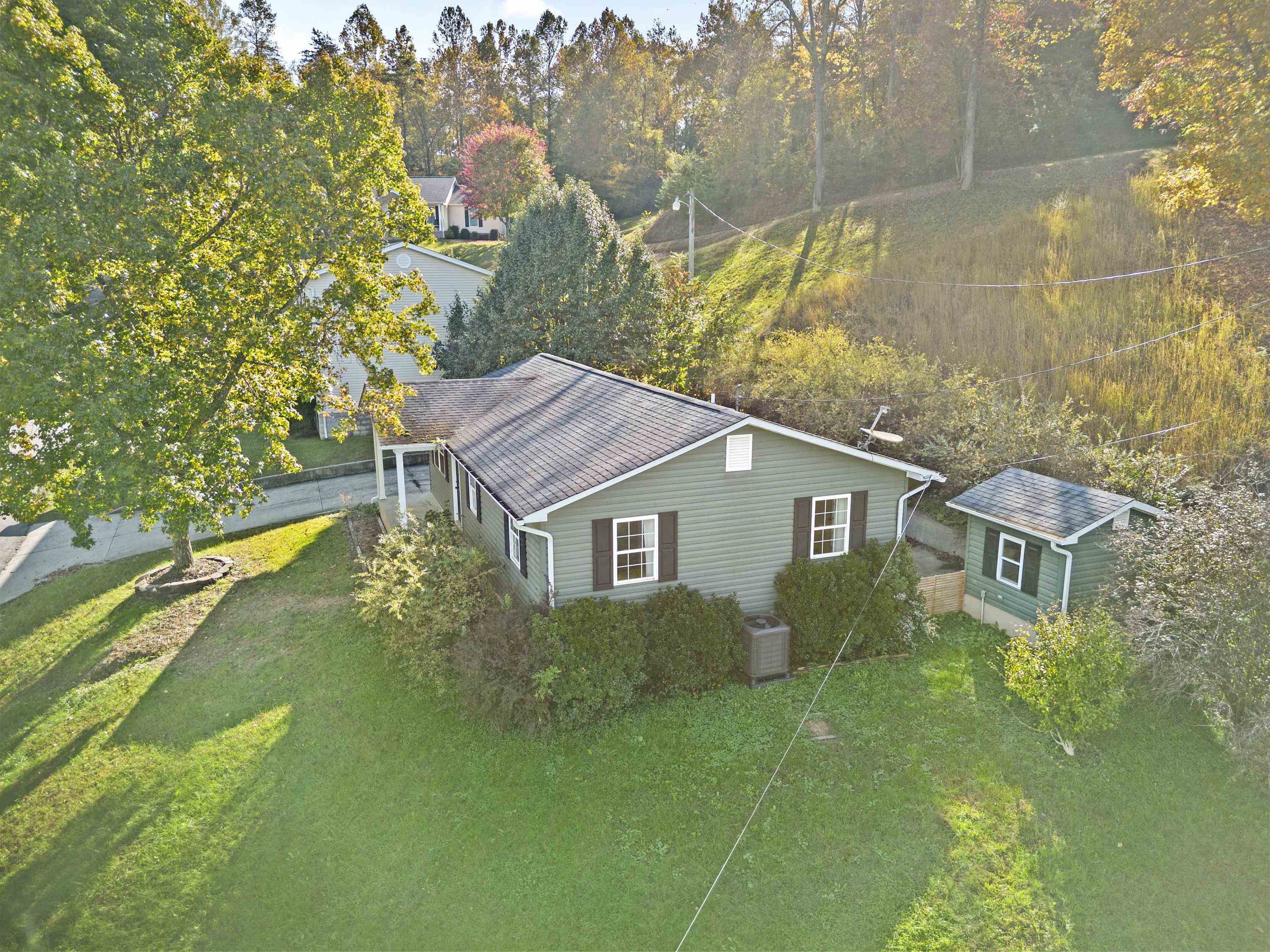 https://zimg.paragon.ice.com/ParagonImages/Property/PH/AABRKY/61436/4/0/0/f424df7c7b51c224514830d9dadfaaf8/0/3043b873582949d7bd180325d0fcc664/61436-2bcad960-598b-4332-acac-3b804b08da1f.JPG