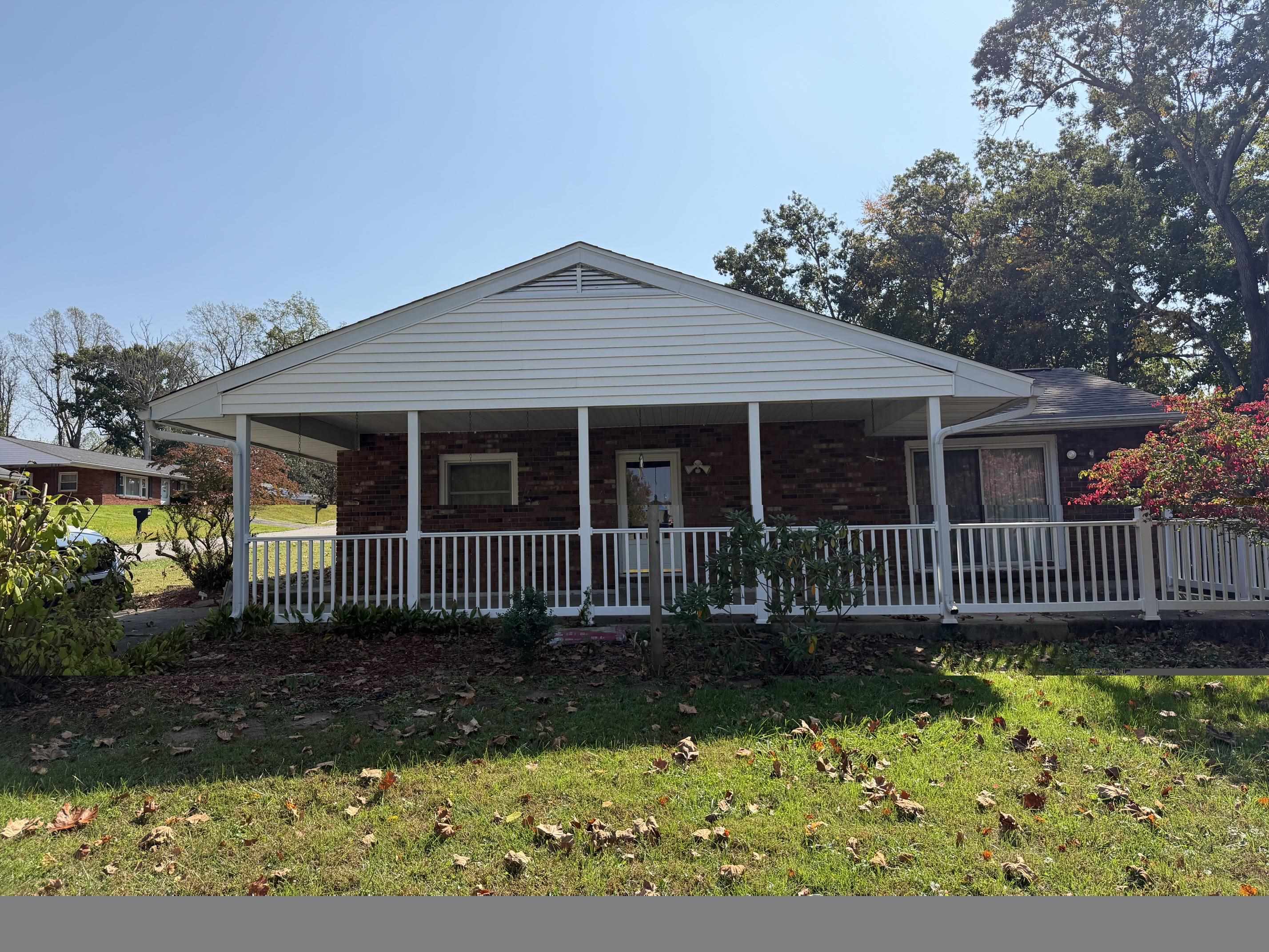 https://zimg.paragon.ice.com/ParagonImages/Property/PH/AABRKY/61437/7/0/0/b4da6426b189a00982bb8101afb0d27e/0/8330663ee3b93b05f1eb526b023833fc/61437-1805aac6-0aa7-4cae-a884-7071ce1b02ff.JPG
