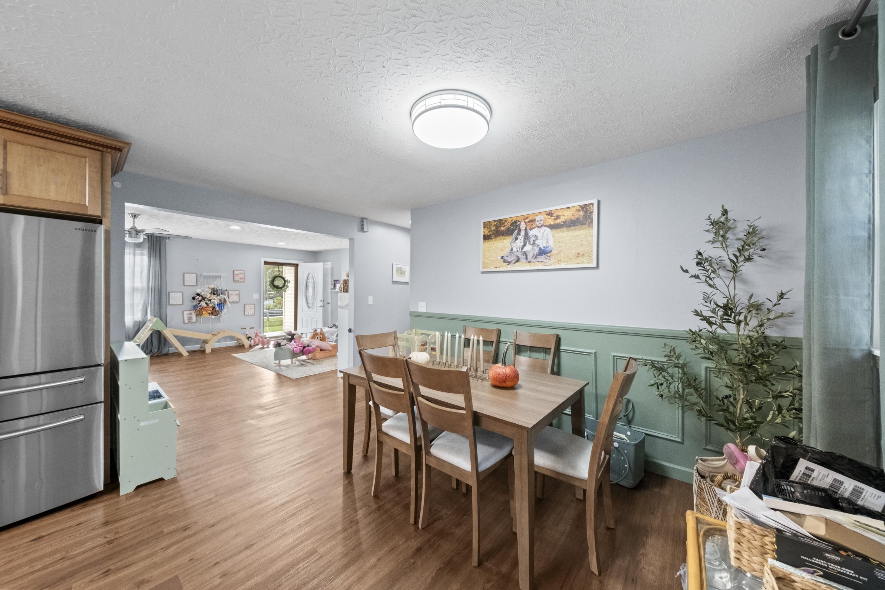 https://zimg.paragon.ice.com/ParagonImages/Property/PH/AABRKY/61442/11/0/0/f6541bc8d5830bae66ab211cdbdce927/0/1b4e4f455a3ab8e3e5e04d8cb3abbe31/61442-b1f1310e-b1de-41c3-b4bc-b5ad5587ebab.JPG