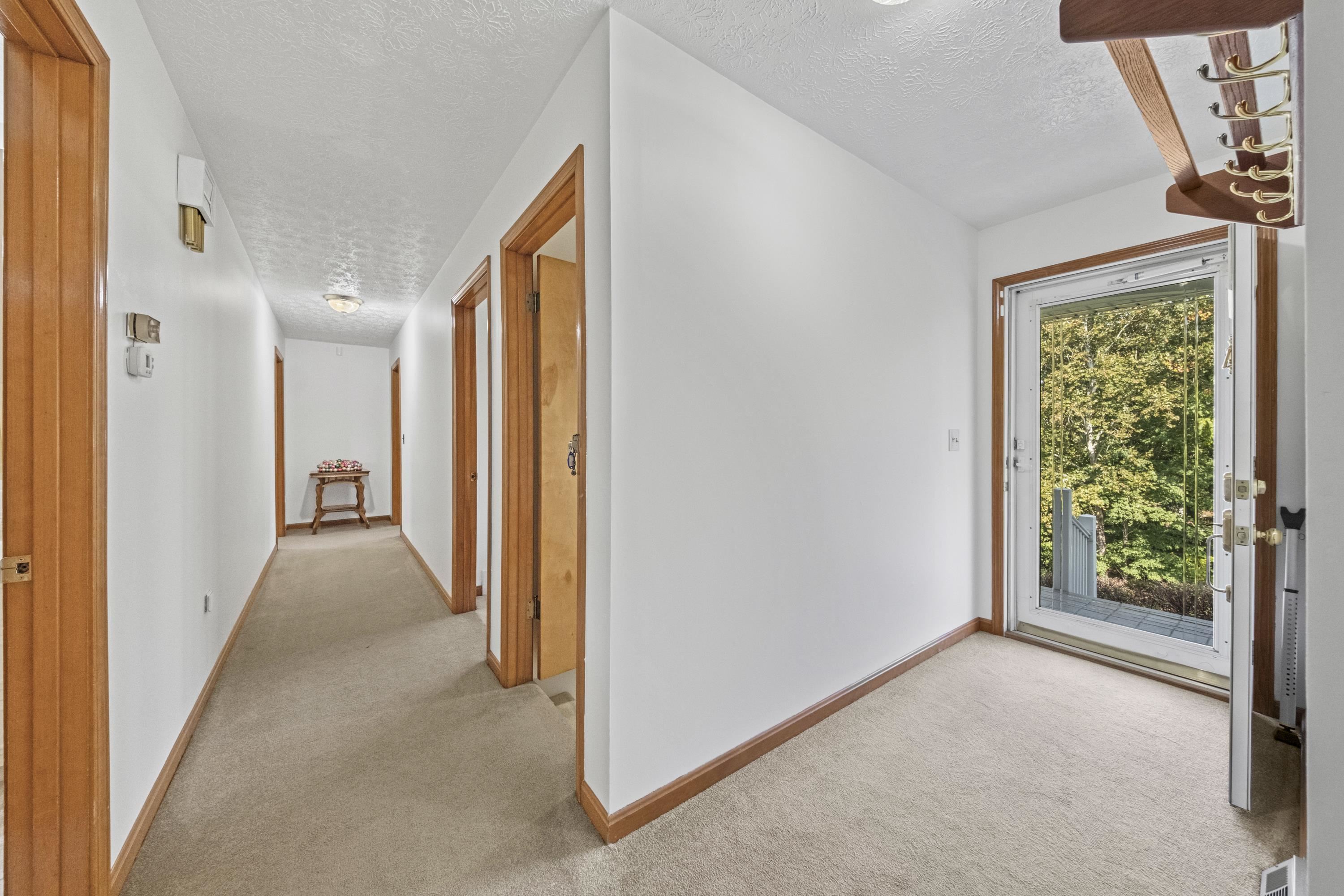 https://zimg.paragon.ice.com/ParagonImages/Property/PH/AABRKY/61444/10/0/0/530989e1b1a44d50f436087eb8fc255a/0/af2501999d75da62a35f5b5c9dadf504/61444-4c421021-4269-4df8-9ba4-c5cffbc9cbcb.JPG
