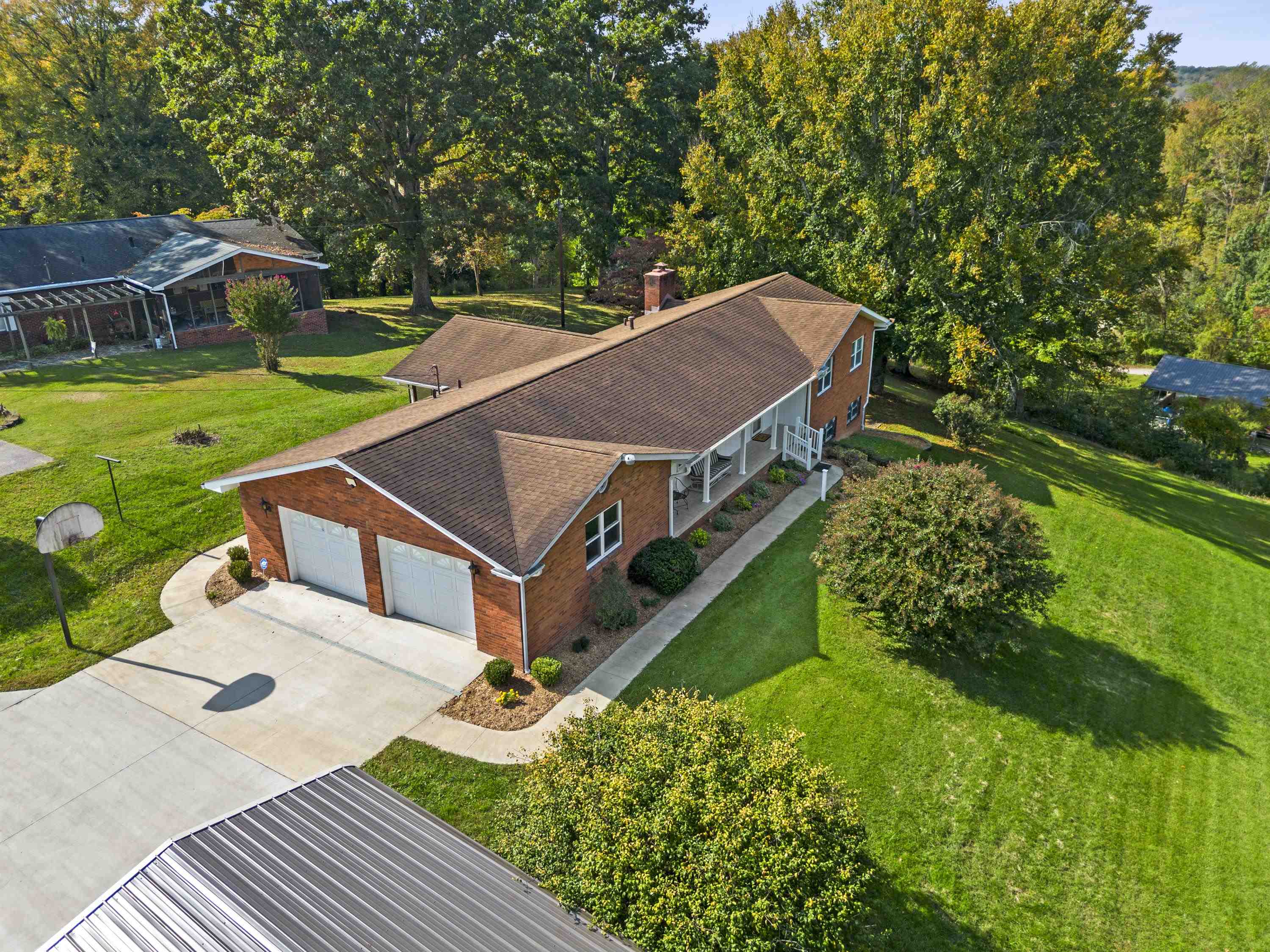 https://zimg.paragon.ice.com/ParagonImages/Property/PH/AABRKY/61444/2/0/0/87fb0fc43cc1eece2884d89fb2e0b84a/0/af2501999d75da62a35f5b5c9dadf504/61444-d46b5e35-2309-4f35-934d-169e01e34f60.JPG