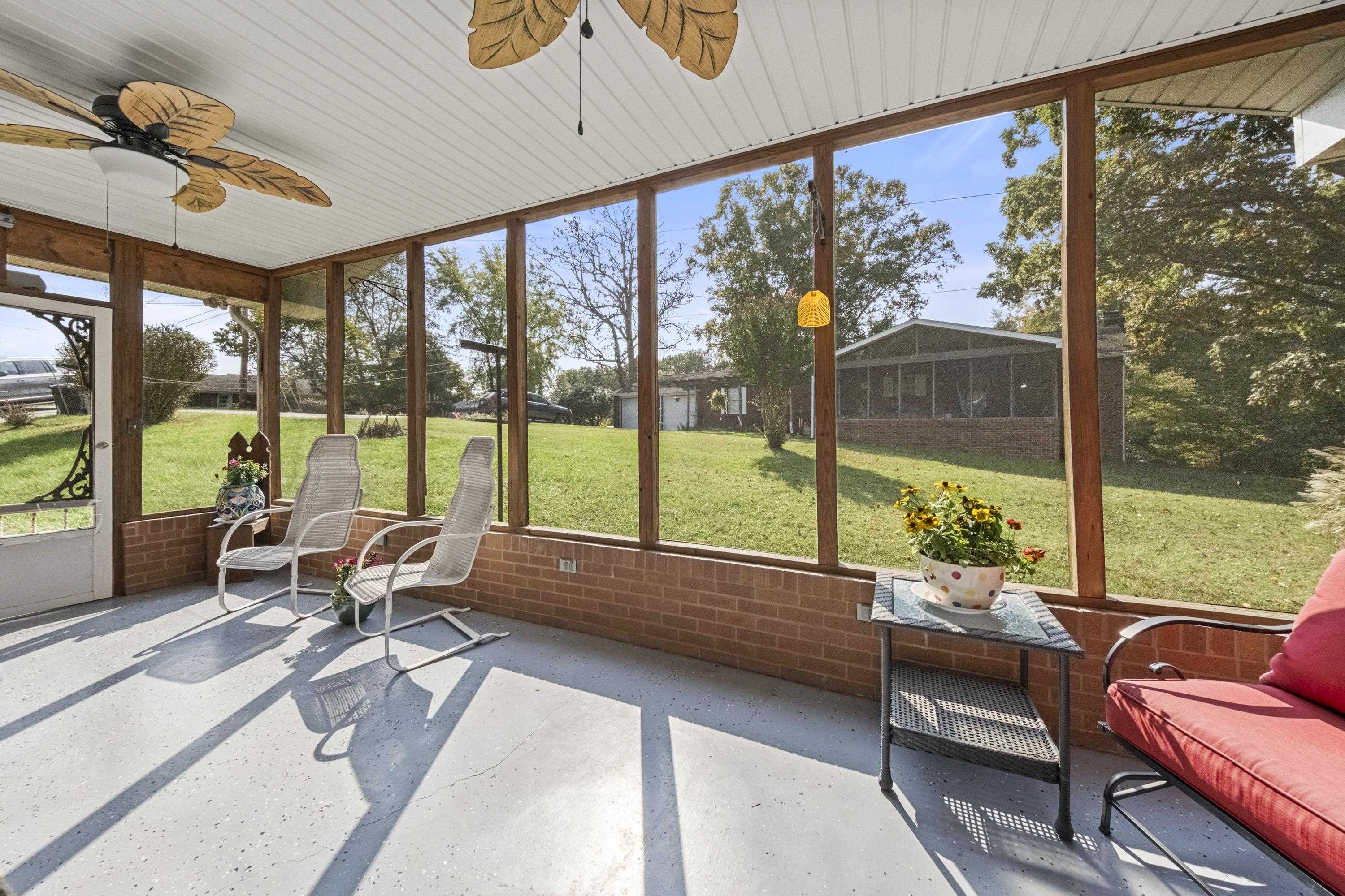 https://zimg.paragon.ice.com/ParagonImages/Property/PH/AABRKY/61444/5/0/0/befa0f38ee1929307672e8c28c50b447/0/af2501999d75da62a35f5b5c9dadf504/61444-201a813d-deb3-4807-9e48-7c90398e15fa.JPG