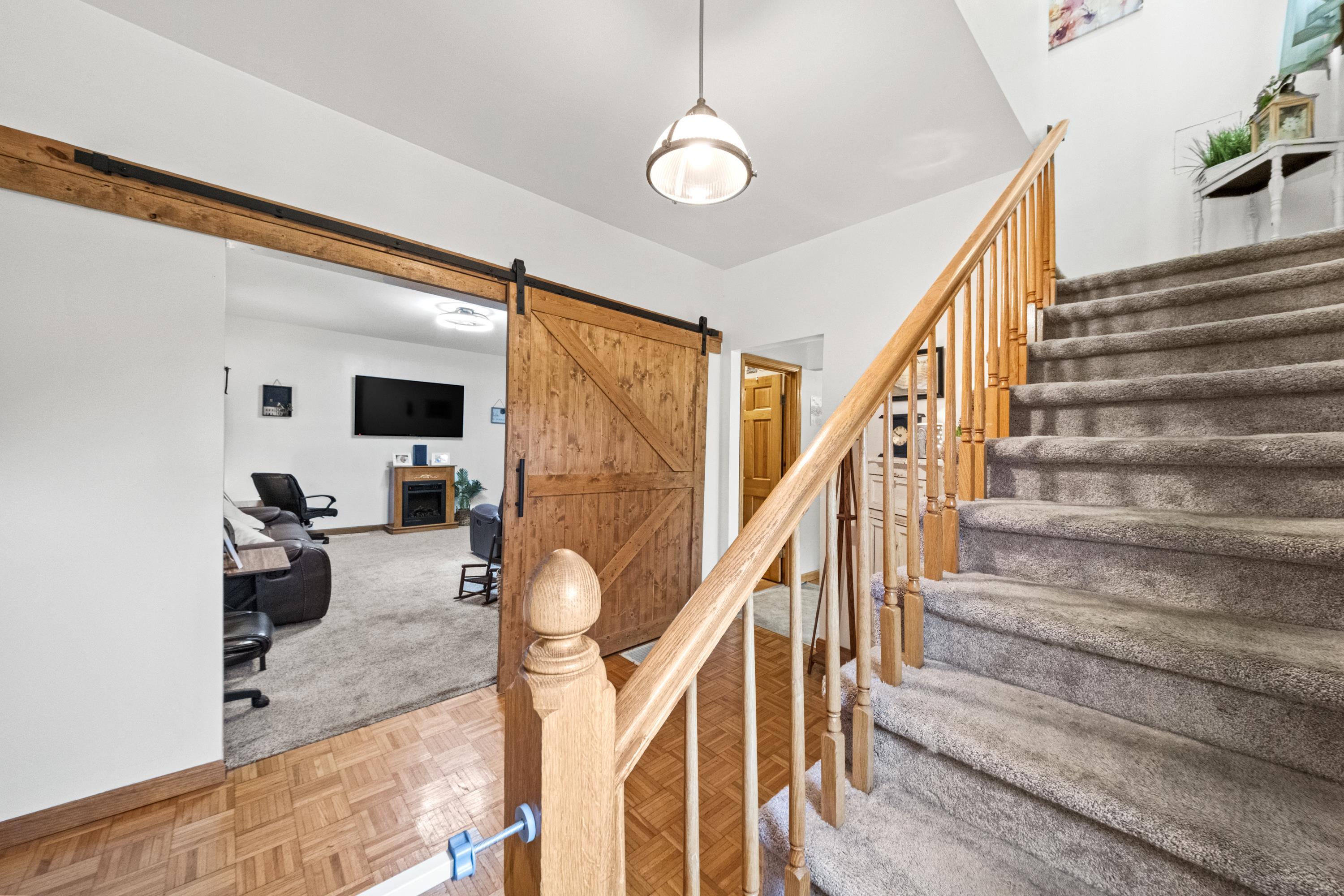 https://zimg.paragon.ice.com/ParagonImages/Property/PH/AABRKY/61447/8/0/0/96d0a262df47fbc918ad1b8fc834d767/0/cc89a0b130b8e42522c899c8770fd347/61447-4785ea1e-f54c-418b-9294-886ac09736ee.JPG