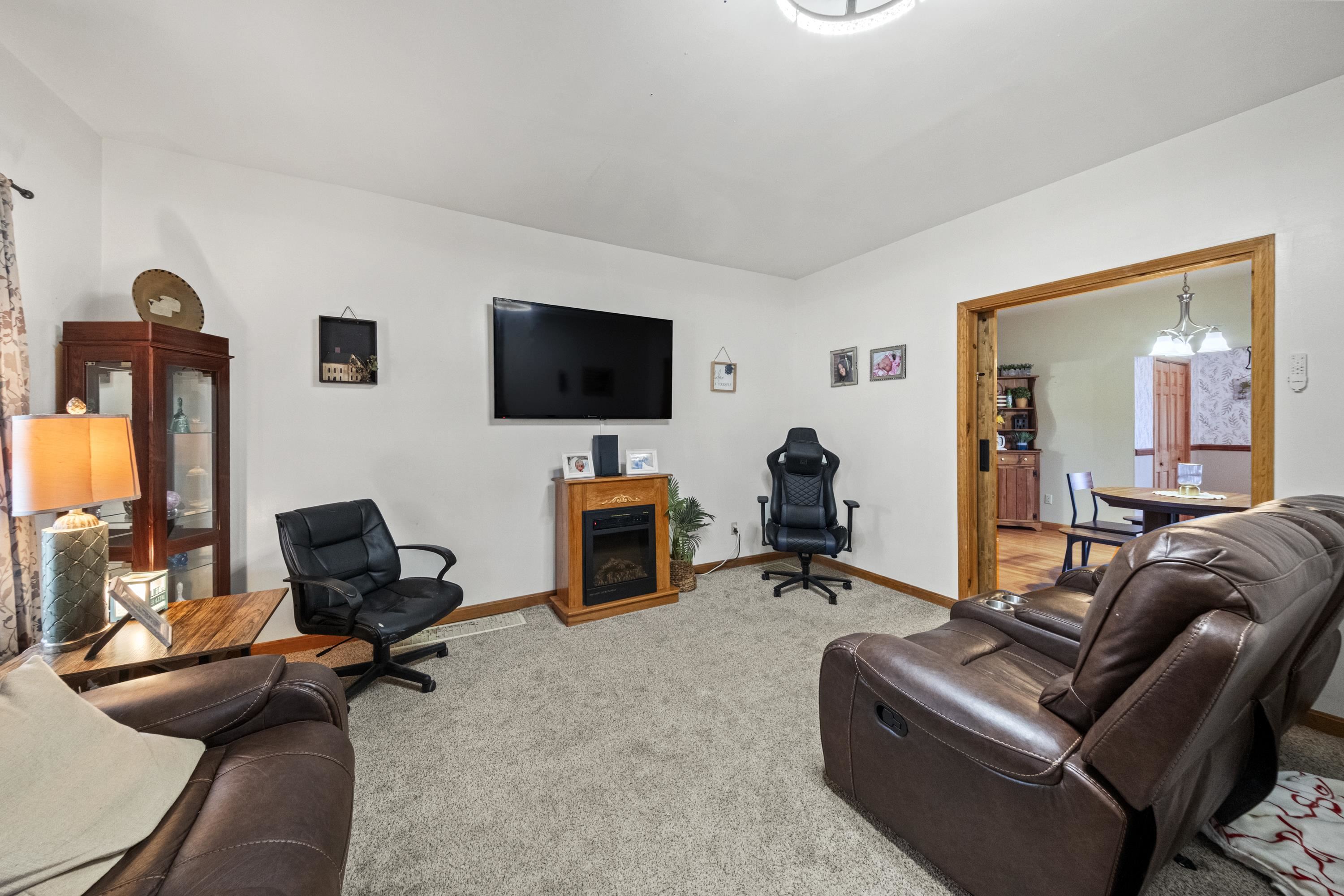 https://zimg.paragon.ice.com/ParagonImages/Property/PH/AABRKY/61447/9/0/0/b4814a4030cc85f5a4d7b6b299b07dda/0/cc89a0b130b8e42522c899c8770fd347/61447-82c6f711-f99a-4ac1-9232-c9b9684000e7.JPG