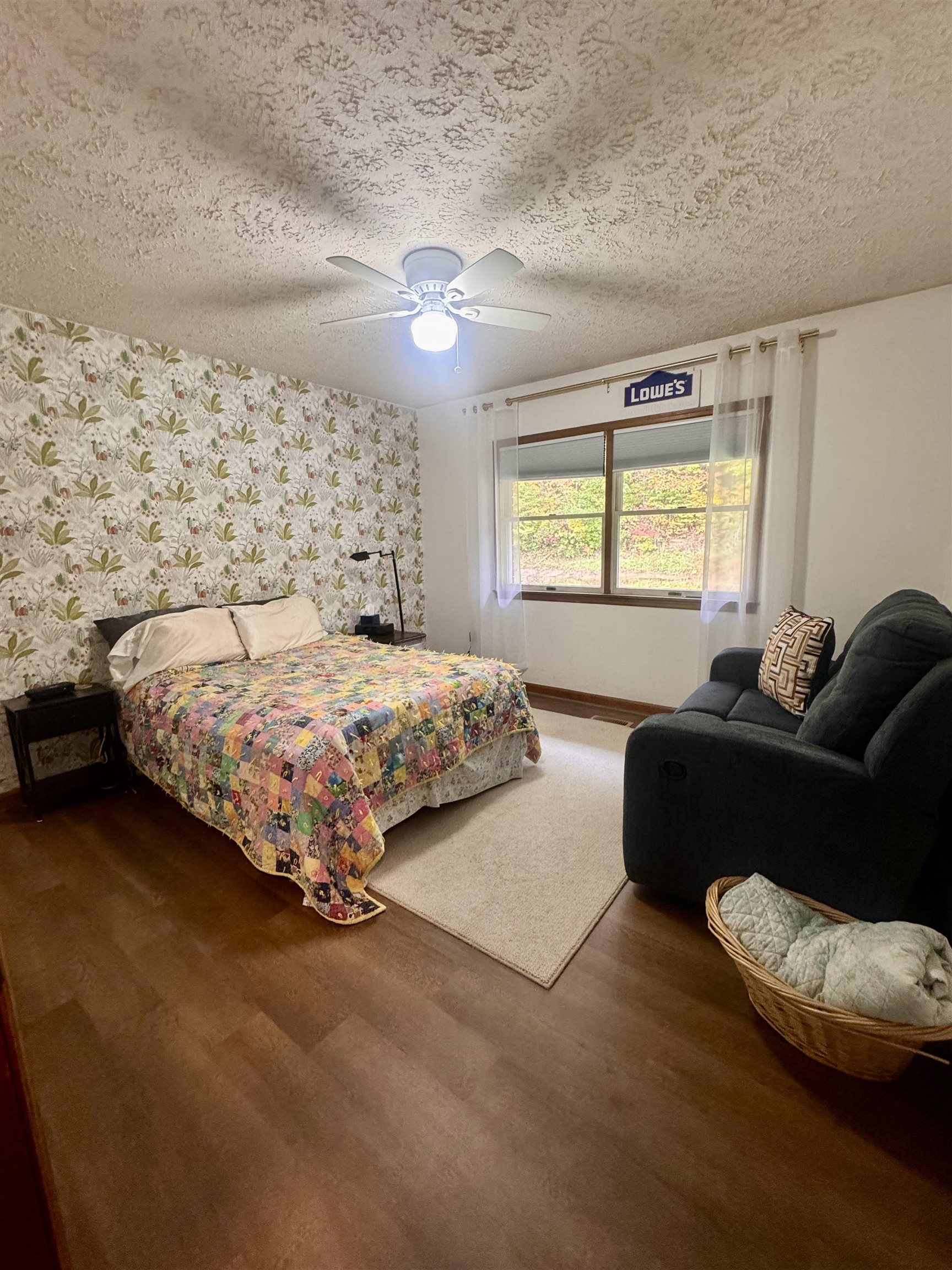 https://zimg.paragon.ice.com/ParagonImages/Property/PH/AABRKY/61453/12/0/0/d03f3ff5e1e09810761efe8406f8c73d/0/90e3b5e800f4e92bbdb6bc8f103370c4/61453-e5b8be8d-aec4-45b5-ad9e-ff282f713b98.JPG