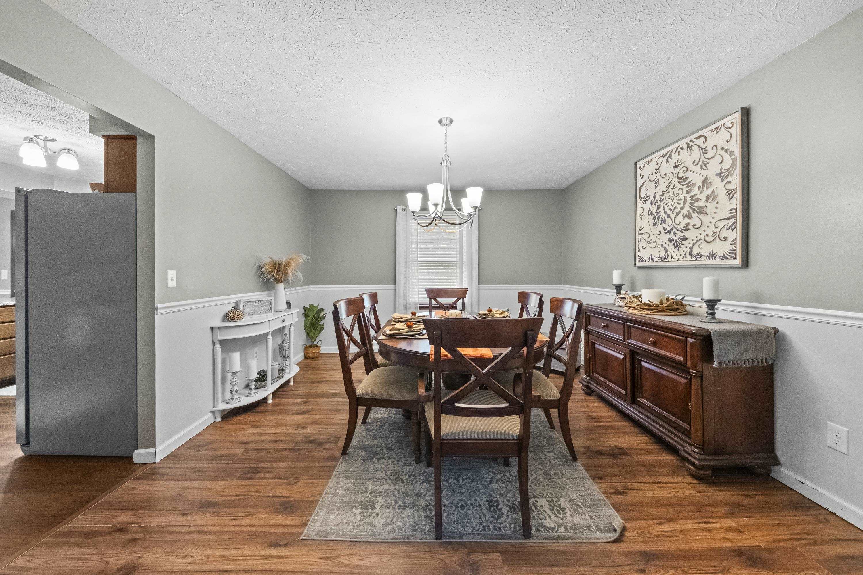 https://zimg.paragon.ice.com/ParagonImages/Property/PH/AABRKY/61454/7/0/0/2aab760b587ada4392768be977707870/0/a9bfd892580c6112ca246239d08141d2/61454-0421a01d-e58a-43c3-ade5-dbf2c124bfdb.JPG