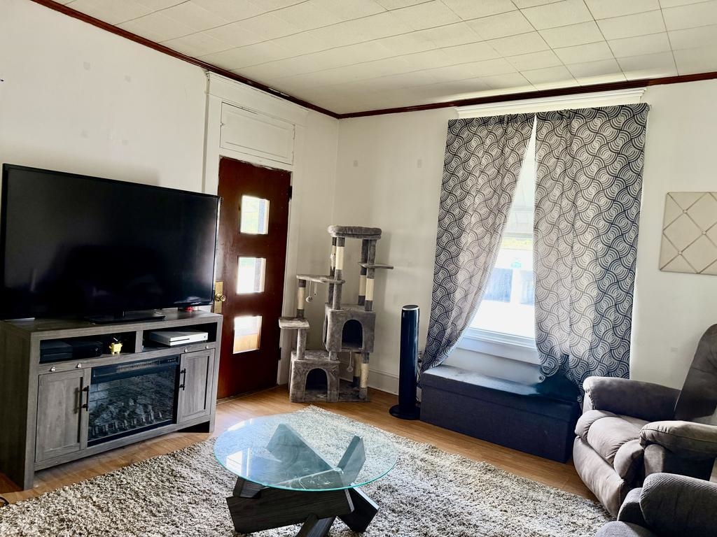 https://zimg.paragon.ice.com/ParagonImages/Property/PH/AABRKY/61455/3/0/0/ca0b9ce0d630889707ff045f4a9b488c/0/d0ffbf28084fc593a9622be88f4383ce/61455-cc8fd96a-ac2e-4dad-b426-7ecb874afed0.JPG