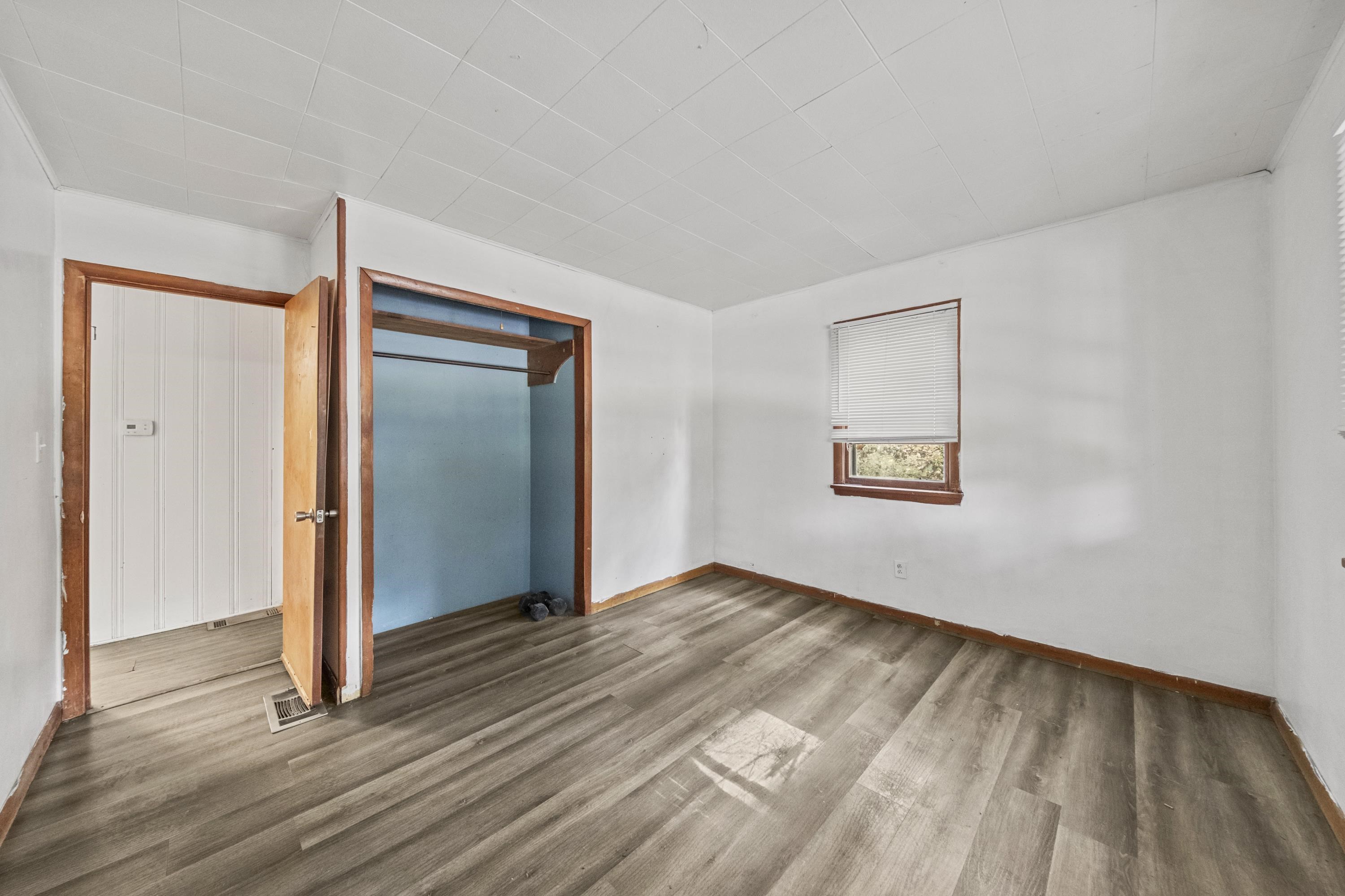 https://zimg.paragon.ice.com/ParagonImages/Property/PH/AABRKY/61458/10/0/0/237f8db80e295721054a84e67e822b68/0/d4615d9e84452461c3ce9928dc068a1d/61458-bea606a3-2e01-48f0-98a1-e3bb155feaf8.JPG