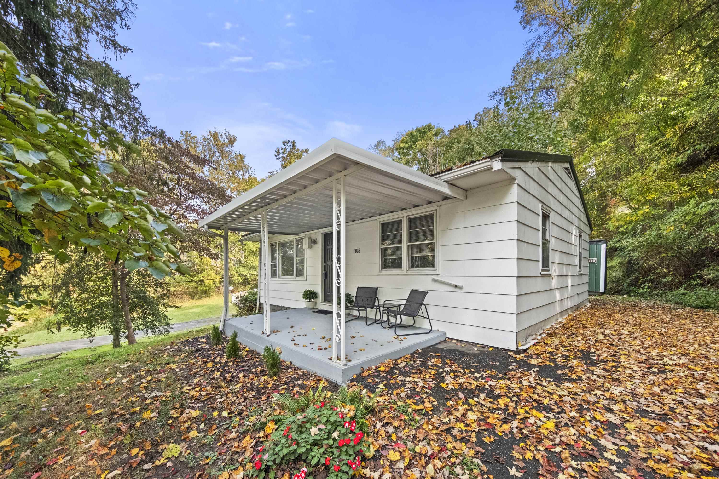 https://zimg.paragon.ice.com/ParagonImages/Property/PH/AABRKY/61458/13/0/0/42276dceab294d1ebaf5e451cf619ead/0/d4615d9e84452461c3ce9928dc068a1d/61458-1ec4eeeb-13a4-43e0-be63-dc1ed7705967.JPG