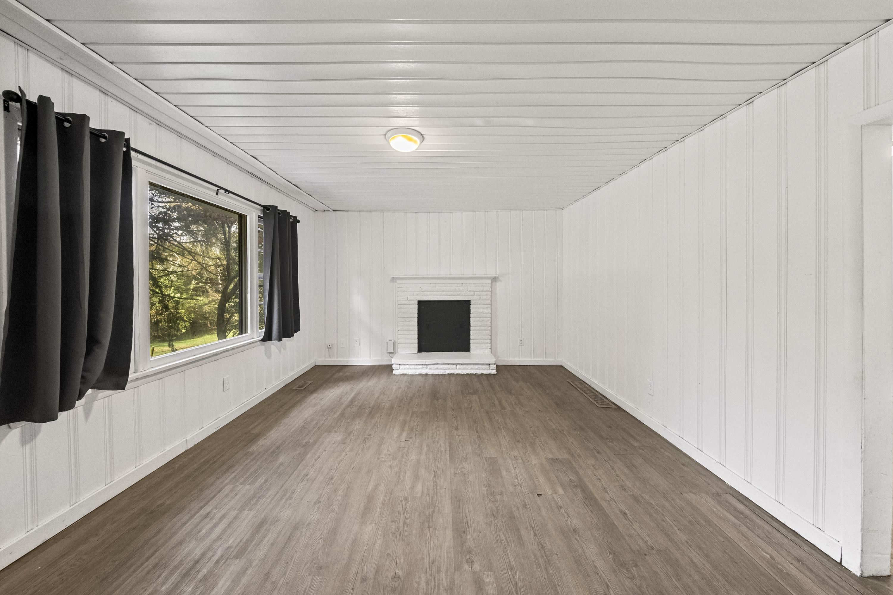 https://zimg.paragon.ice.com/ParagonImages/Property/PH/AABRKY/61458/2/0/0/7eb5acedebe3c6e6b63bdb3c6947da0b/0/d4615d9e84452461c3ce9928dc068a1d/61458-08e8c38f-475a-4e2e-8b3f-9e217314466f.JPG