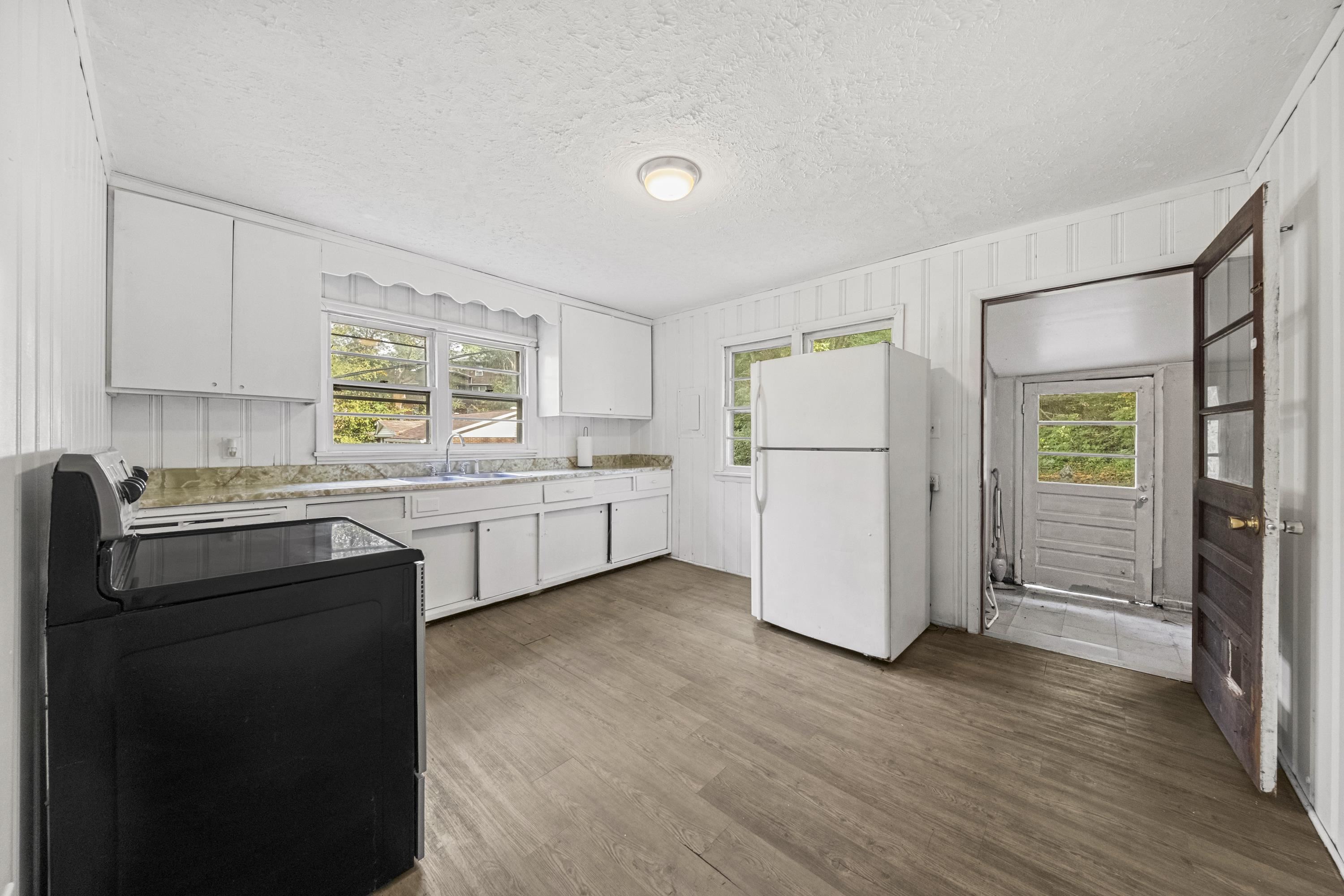 https://zimg.paragon.ice.com/ParagonImages/Property/PH/AABRKY/61458/3/0/0/60b5042af4874673790f6c8f22be041e/0/d4615d9e84452461c3ce9928dc068a1d/61458-775e3639-e8aa-4c3a-b6b0-8bdc7db2cc37.JPG