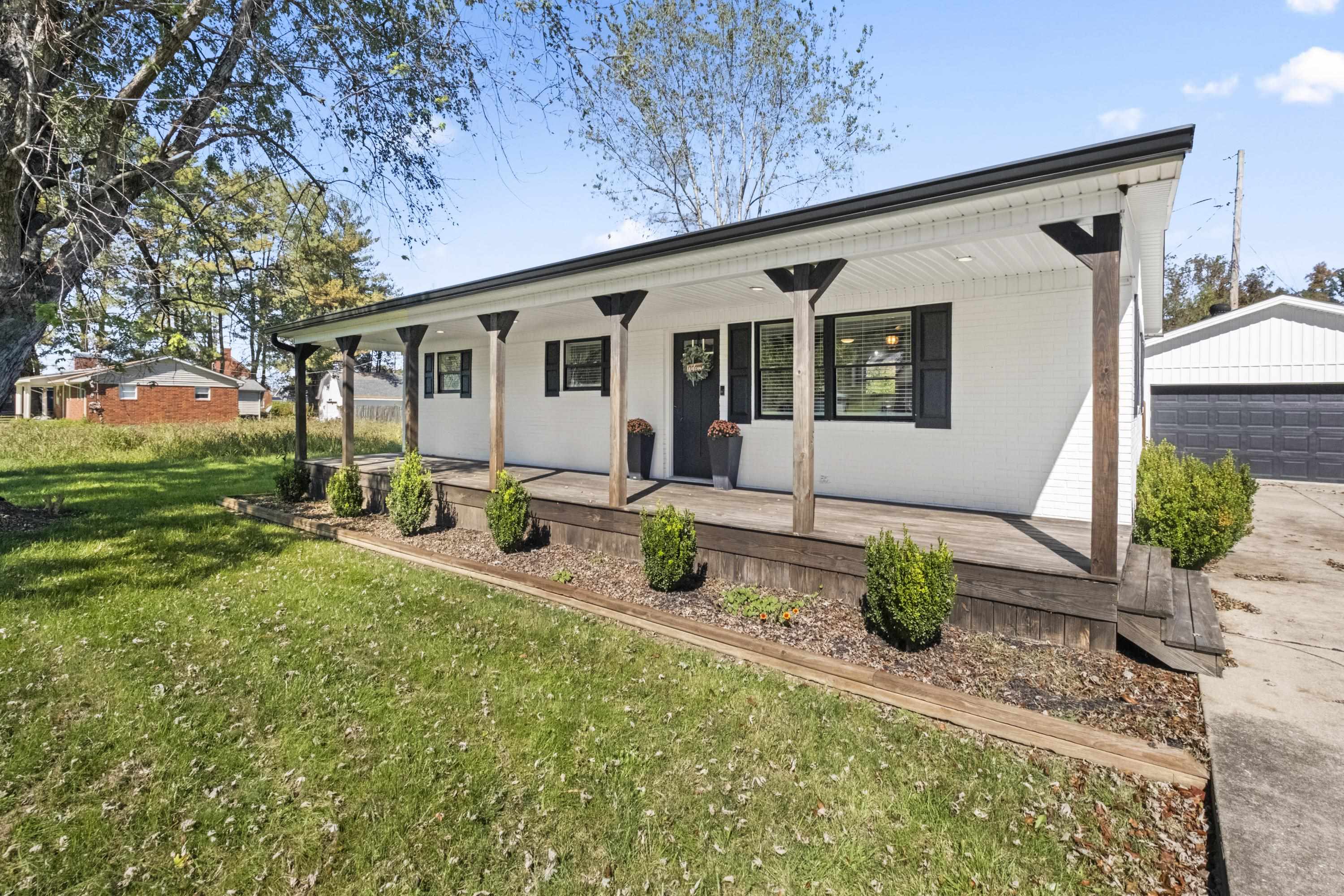 https://zimg.paragon.ice.com/ParagonImages/Property/PH/AABRKY/61459/4/0/0/e4602ddd011abc1f8c3e7d51fb3ef06d/0/a90b1eb01c9e7eb3aca4f4fc9d98b36d/61459-66e7c5f4-133f-4c90-83bf-475ebda7019b.JPG