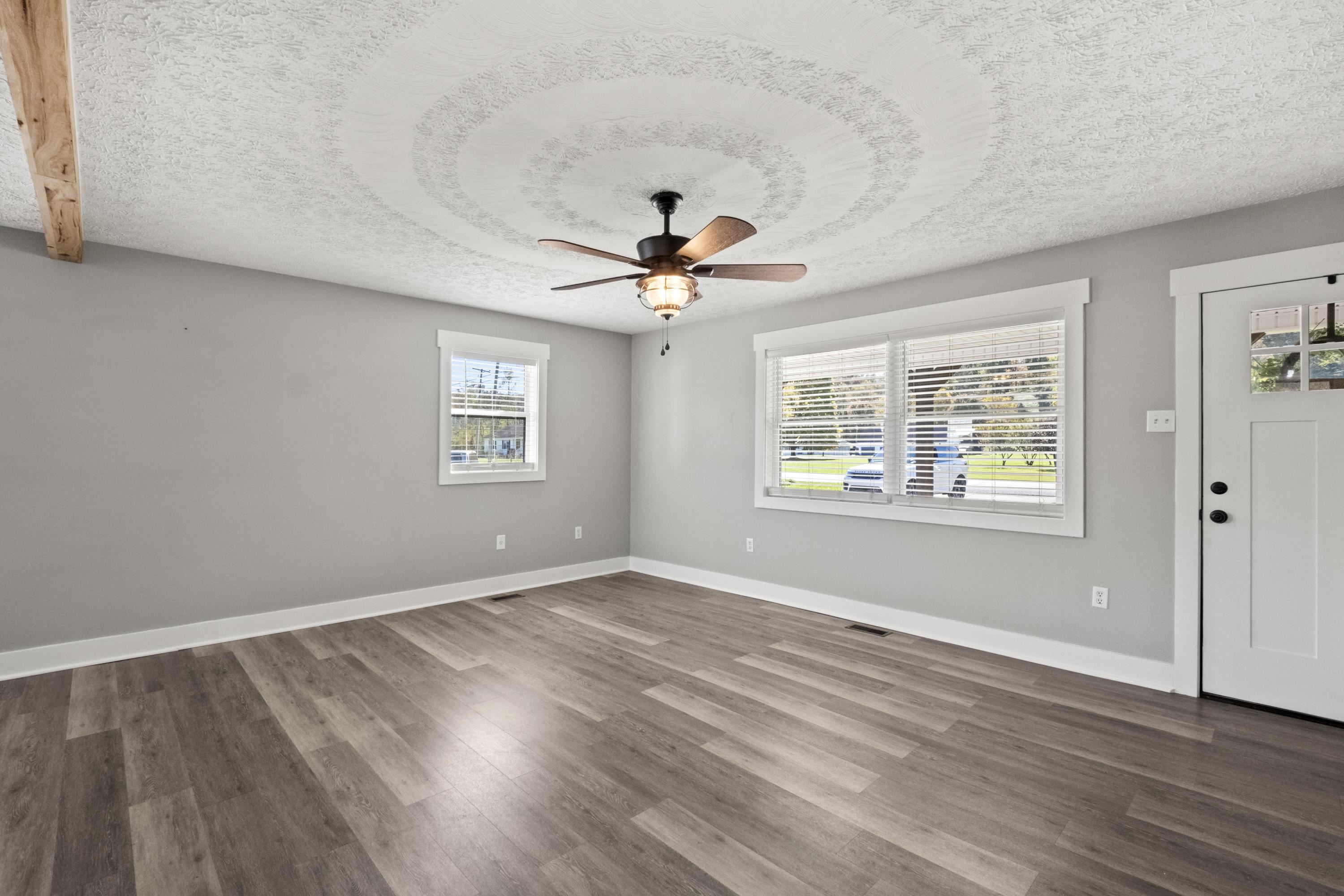 https://zimg.paragon.ice.com/ParagonImages/Property/PH/AABRKY/61459/8/0/0/75726a5f27022aa446088684599d34ec/0/a90b1eb01c9e7eb3aca4f4fc9d98b36d/61459-2c3be85f-a627-4ac7-8cb8-92ea896c3a02.JPG