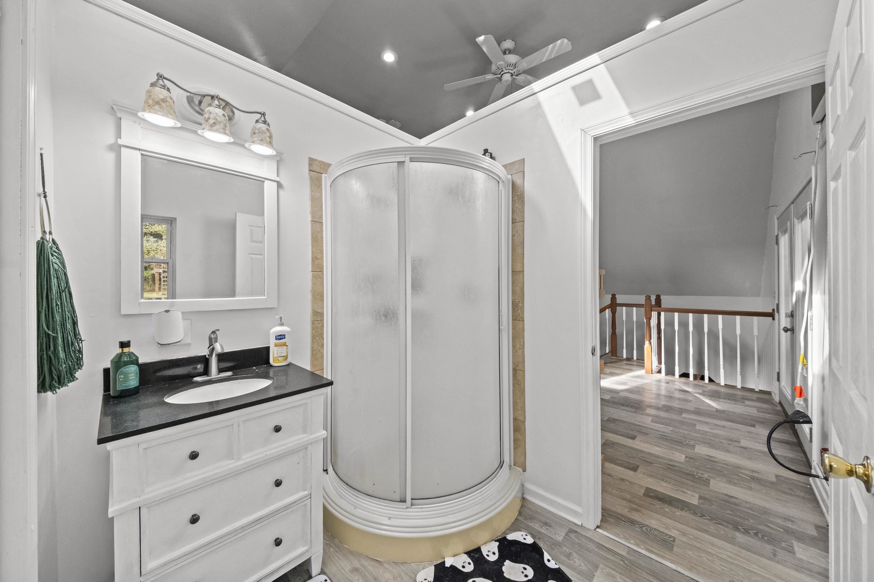 https://zimg.paragon.ice.com/ParagonImages/Property/PH/AABRKY/61463/11/0/0/f6bfd627f160e736faa50243c30f70e4/0/46c49d9608e3bf2f12acd880ed4b2e49/61463-507d7101-baed-4cf5-803f-be65e496ea10.JPG