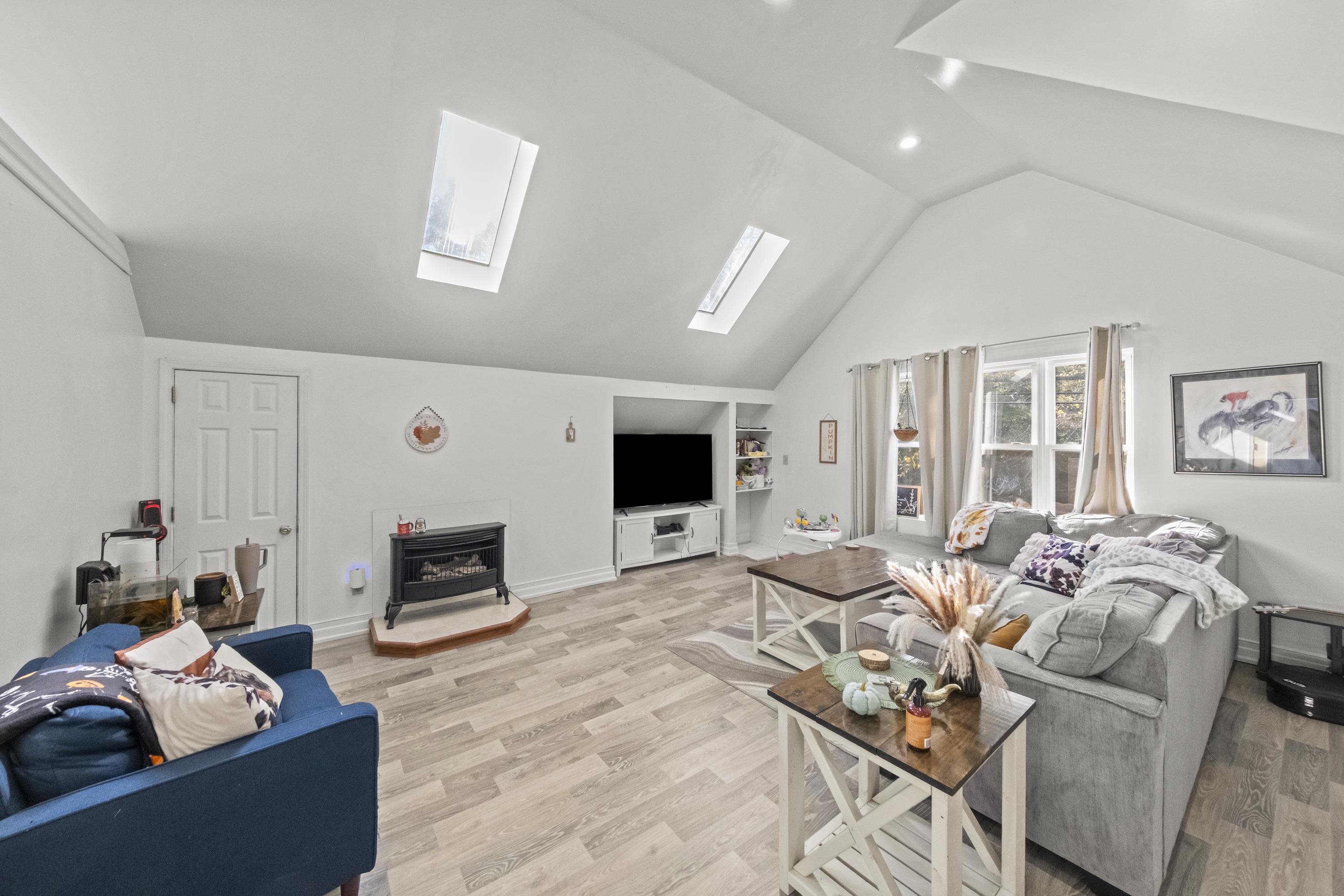 https://zimg.paragon.ice.com/ParagonImages/Property/PH/AABRKY/61463/7/0/0/d36d27ed2498c56c8a0559c8f0cdd6db/0/46c49d9608e3bf2f12acd880ed4b2e49/61463-e4fa180a-6ee7-4a57-a02b-a6fb7f3d17d5.JPG