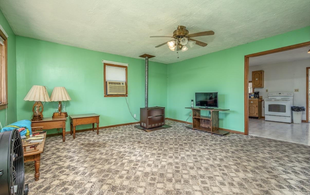 https://zimg.paragon.ice.com/ParagonImages/Property/PH/AABRKY/61464/10/0/0/37bb2d591f27a56559c21505233d11ca/0/ea561b20756ec53bb87820e55f551a1c/61464-d89681c7-ce3c-4cc2-8307-f74786a8f03c.JPG