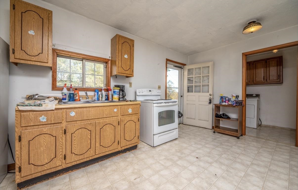 https://zimg.paragon.ice.com/ParagonImages/Property/PH/AABRKY/61464/13/0/0/7eccbb0c9539b0fbf88e82e024238239/0/ea561b20756ec53bb87820e55f551a1c/61464-ec958f36-3058-4f80-9ea0-97376e41c731.JPG