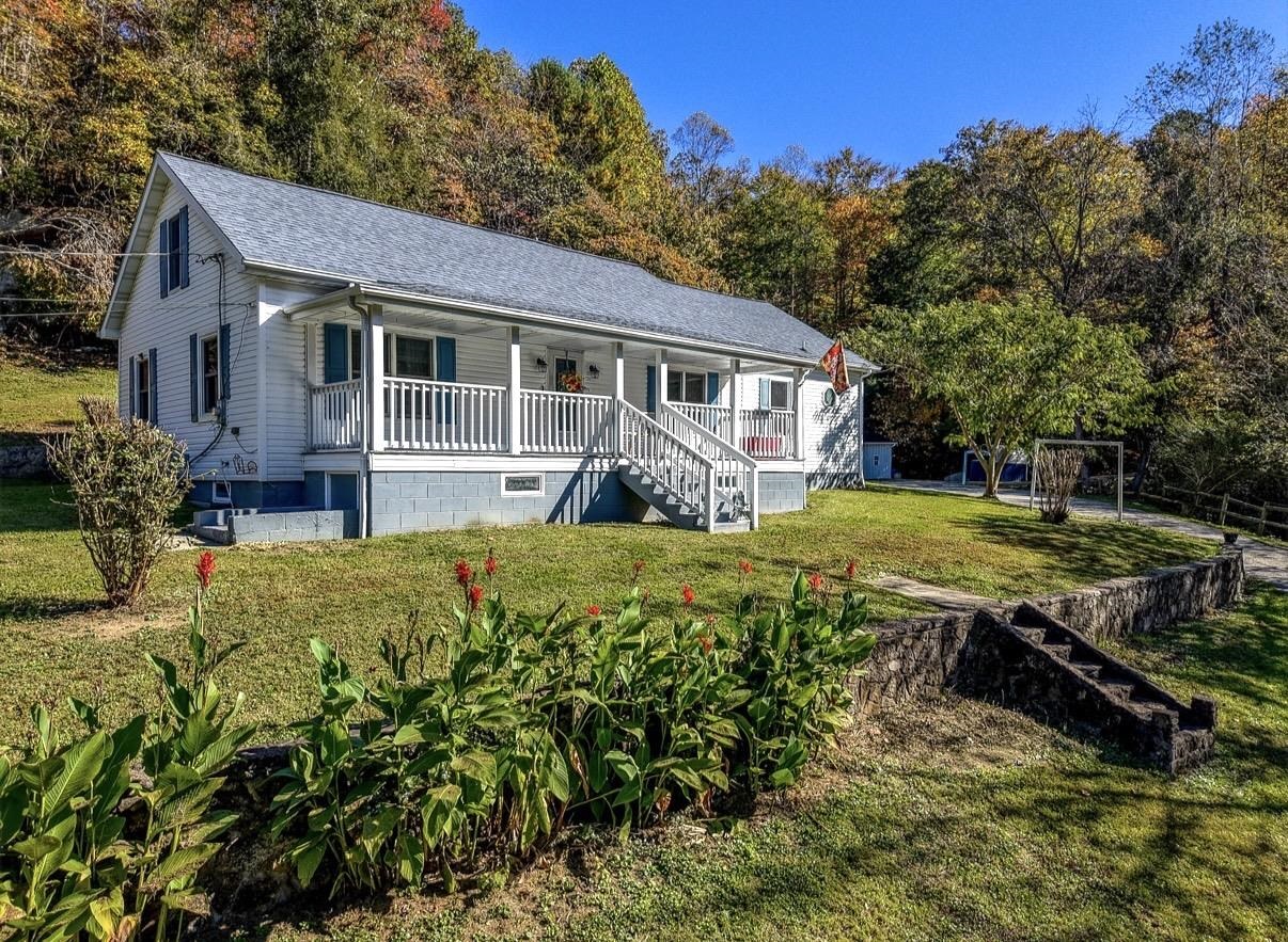https://zimg.paragon.ice.com/ParagonImages/Property/PH/AABRKY/61465/1/0/0/d52d213629068894e5e17ecfee754d8e/0/e3dfea187c1de58bff0c0bfaf7d82796/61465-6818d455-440a-494d-bf2a-28c8a4cc7ebf.JPG