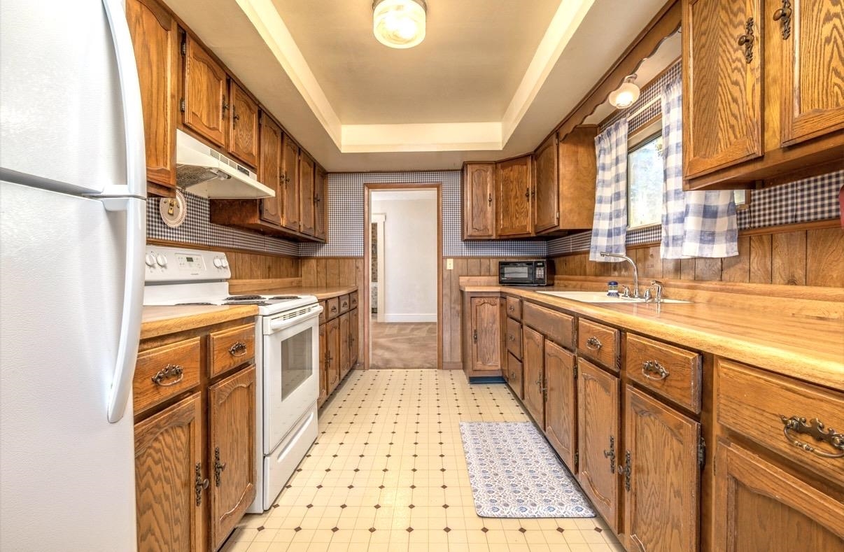 https://zimg.paragon.ice.com/ParagonImages/Property/PH/AABRKY/61465/11/0/0/f76497338a32d9dc9f5367cb5ba4edfc/0/e3dfea187c1de58bff0c0bfaf7d82796/61465-bf1f455d-0506-4543-8cb9-98ec5c49b931.JPG