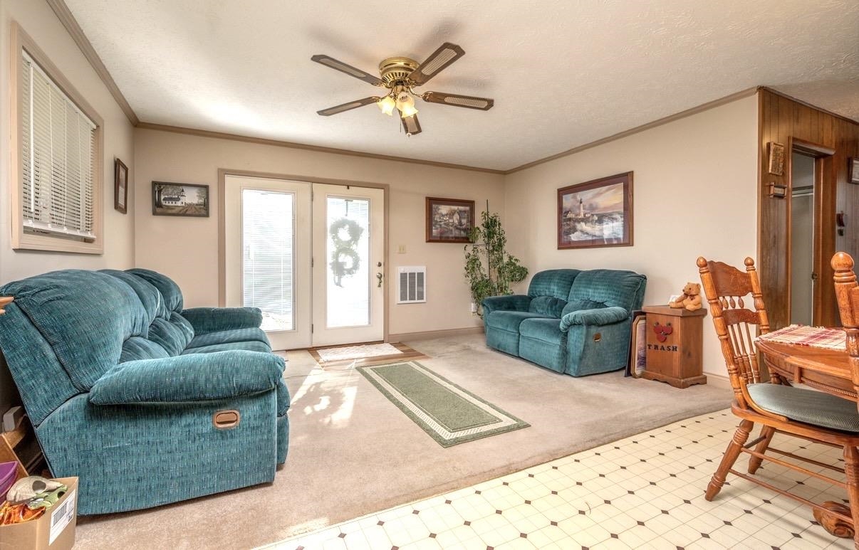 https://zimg.paragon.ice.com/ParagonImages/Property/PH/AABRKY/61465/13/0/0/16a4e856d868ce973525cf583b10c117/0/e3dfea187c1de58bff0c0bfaf7d82796/61465-28e9f18c-bdb3-4c07-b0f5-2bad76d9ad66.JPG